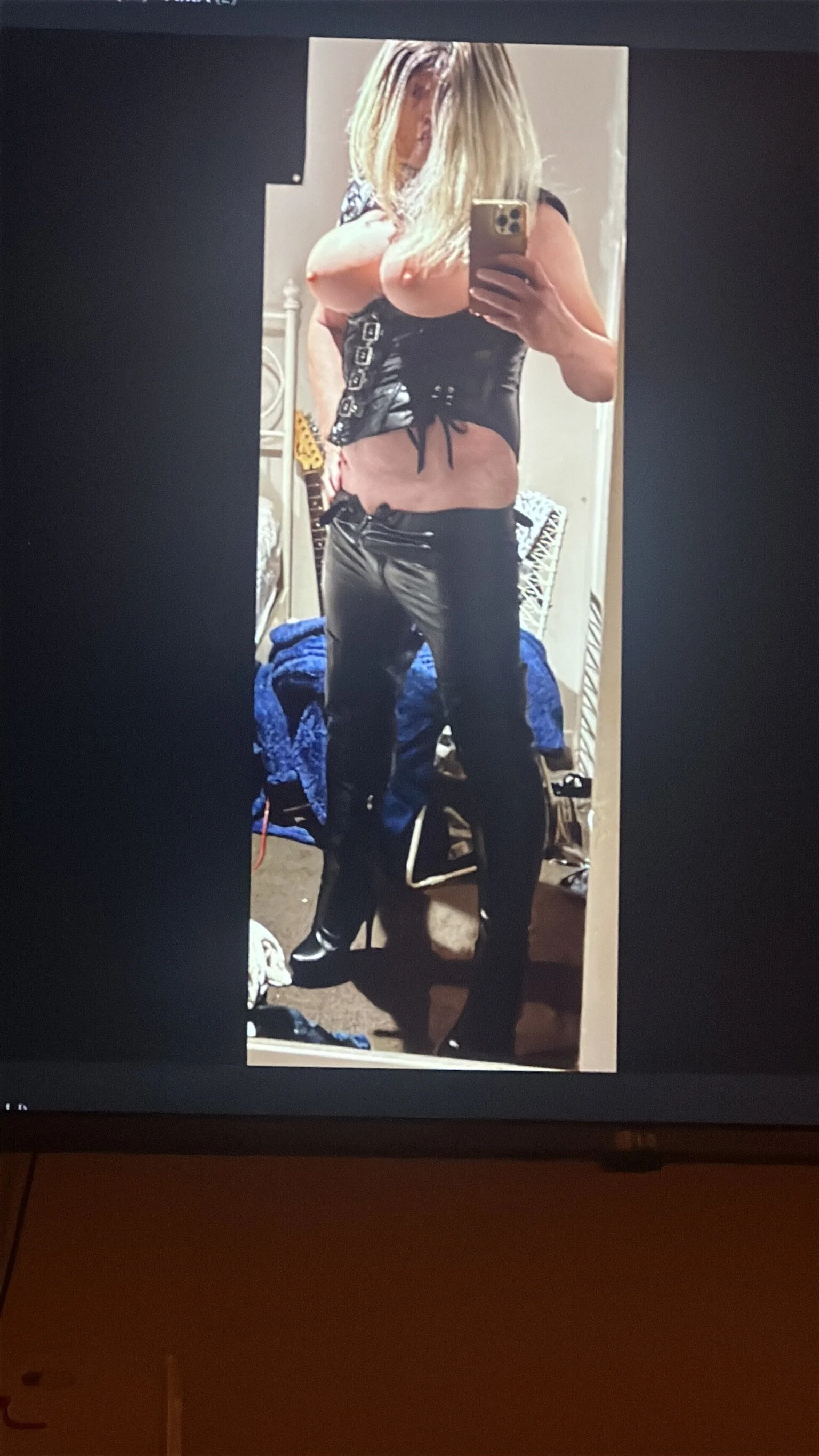 XXX Porn Photo of Nude TsbItch33 99