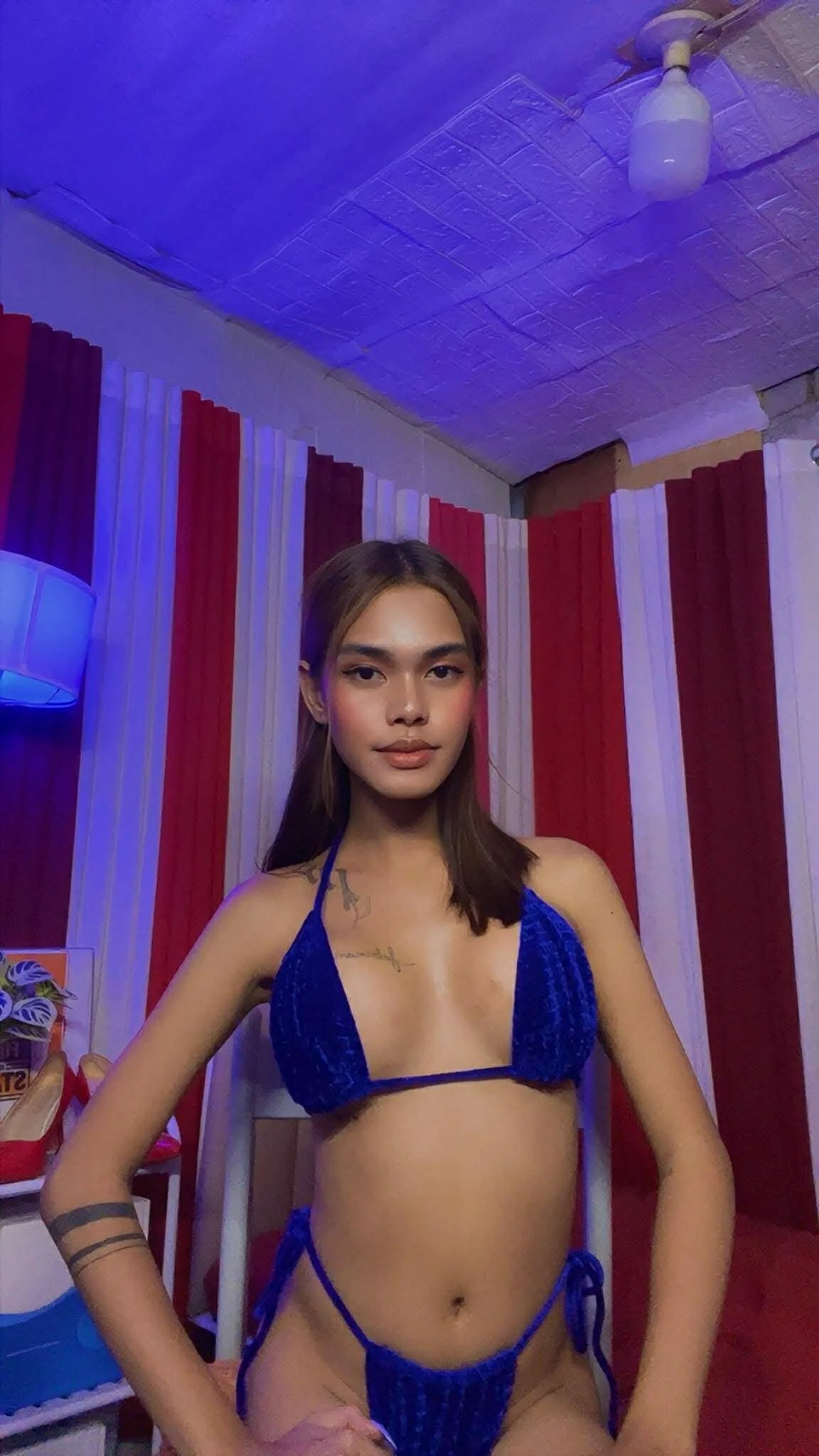 XXX Porn Photo of Nude PetiteHugecockTs 8