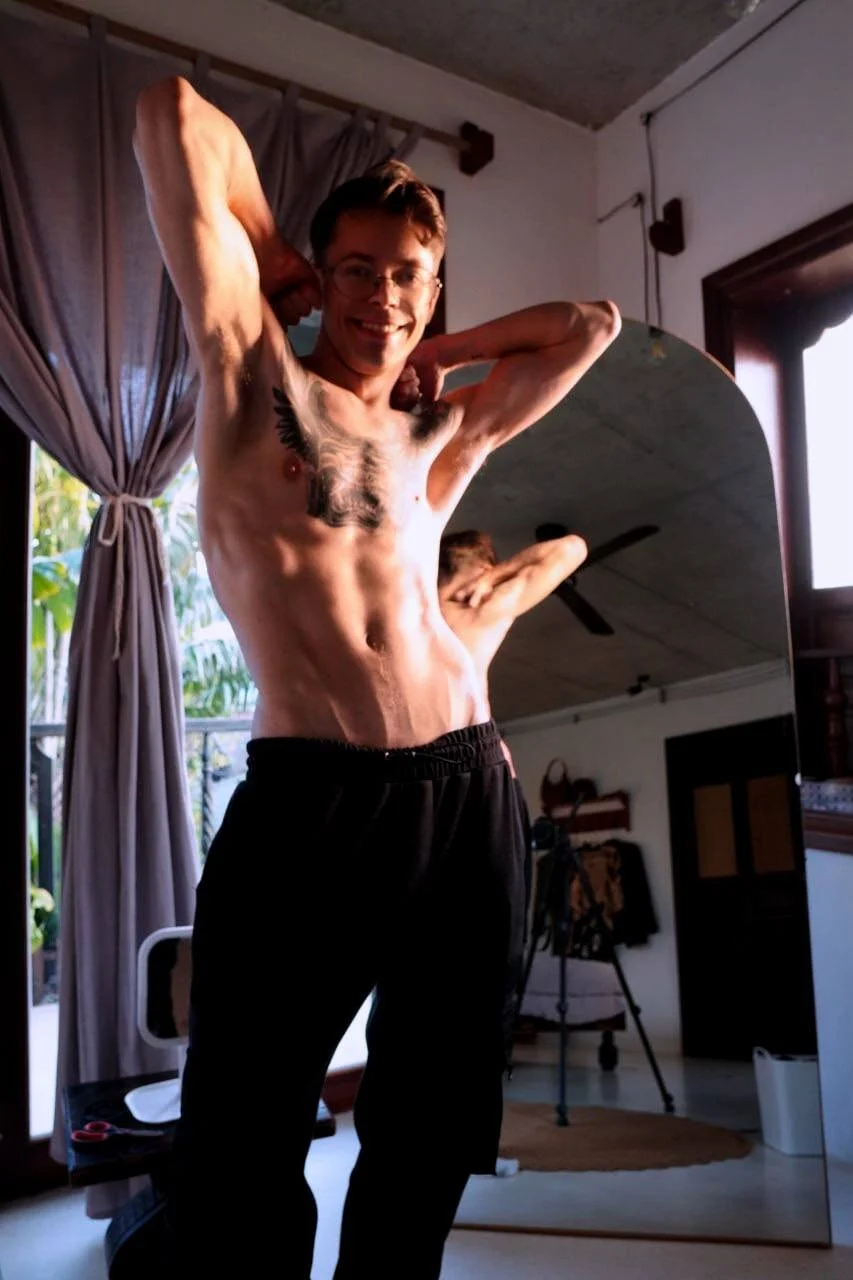 XXX Porn Photo of Nude William_Henry_ 26
