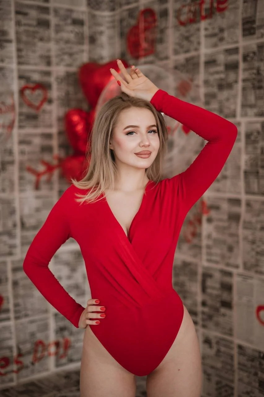 XXX Porn Photo of Nude oliviabr0wn0 13