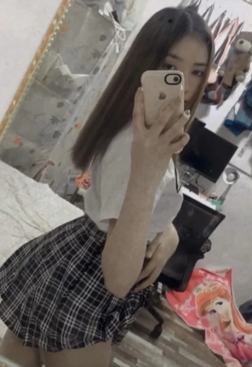 XXX Porn Photo of Nude Tgirl_Julie 3