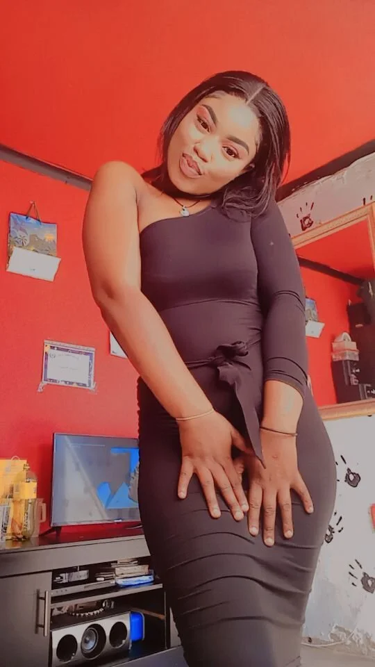XXX Porn Photo of Nude Vexx_Queen95 3