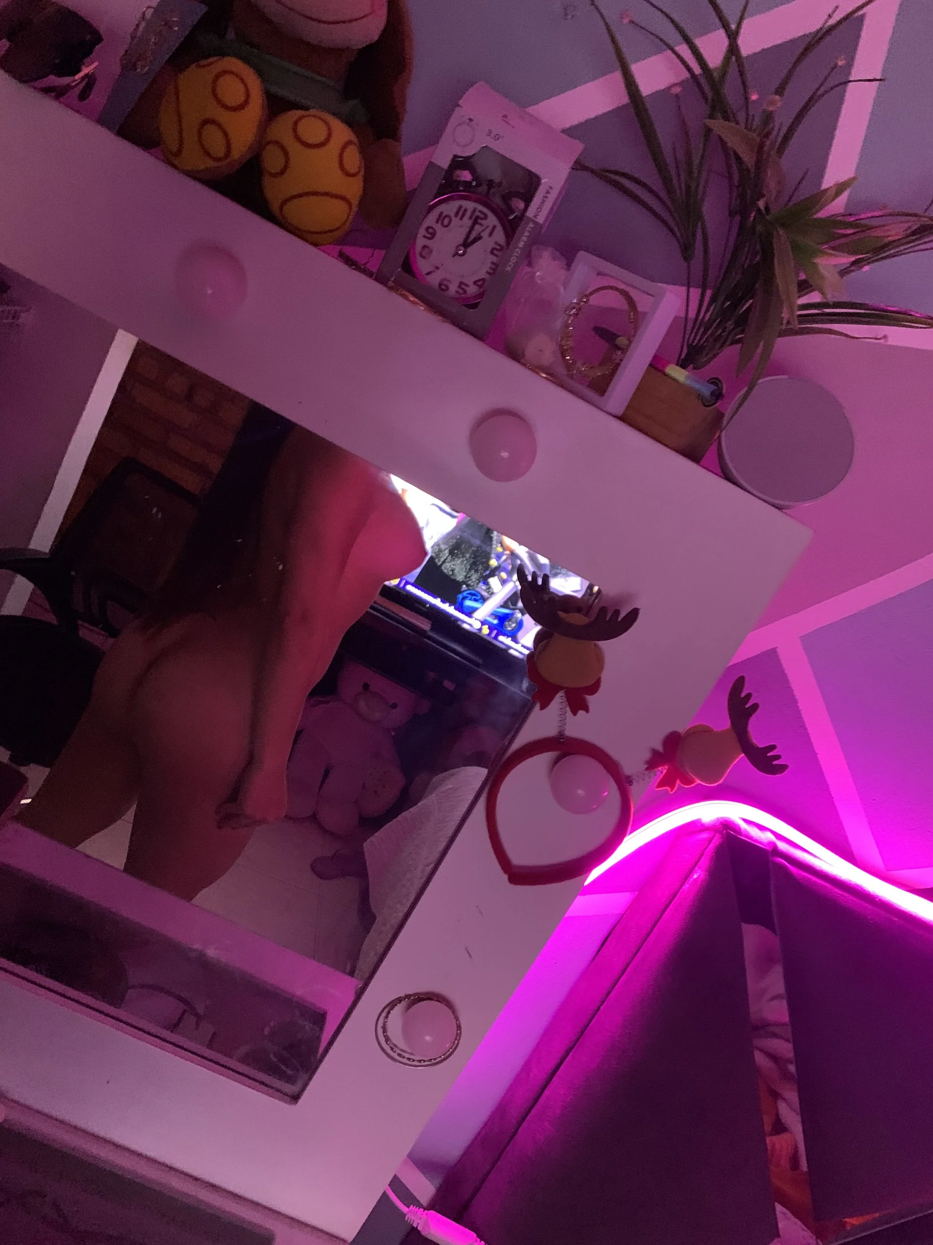 XXX Porn Photo of Nude isa__cutee98 1