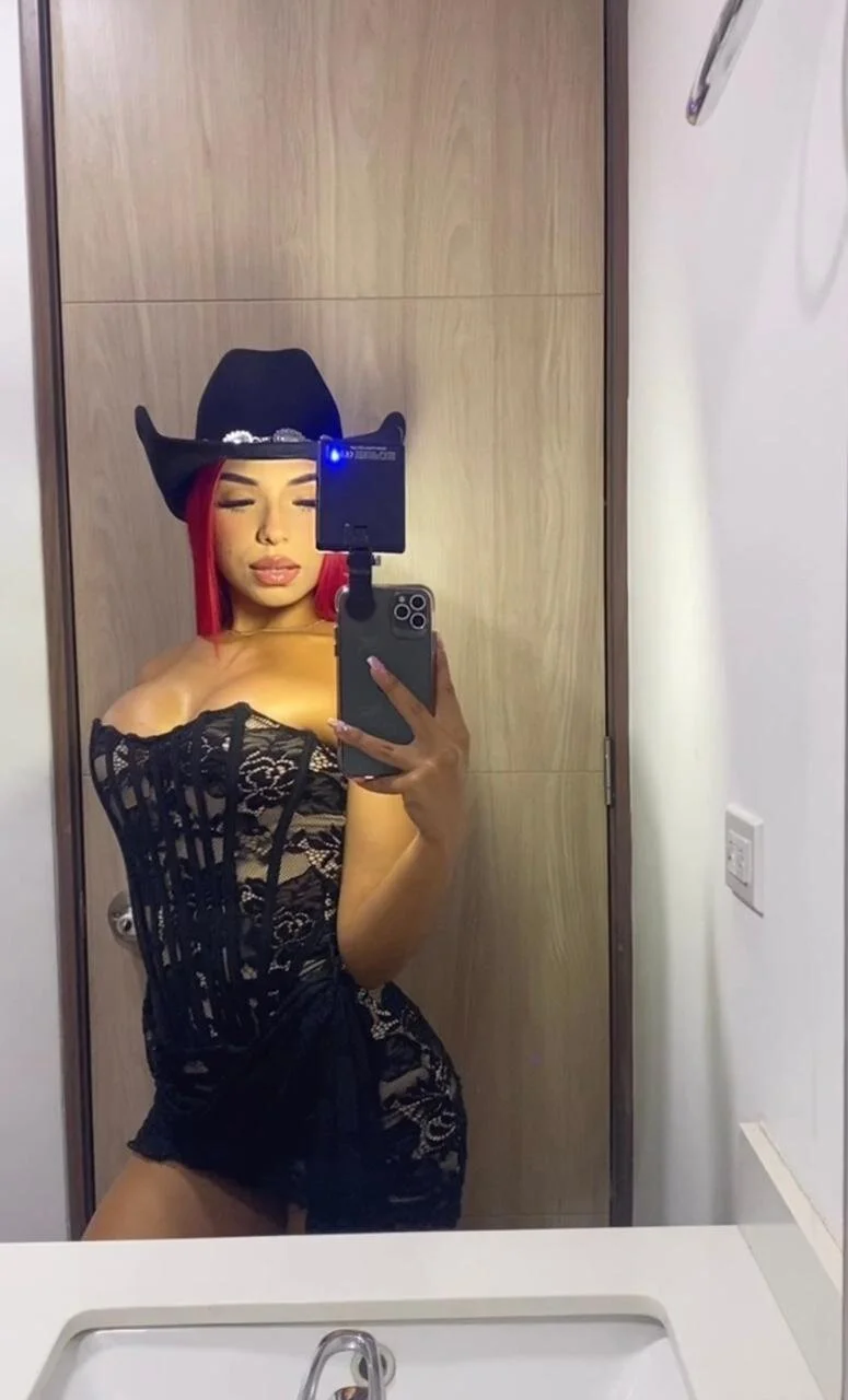 XXX Porn Photo of Nude Emmily_Savage 61
