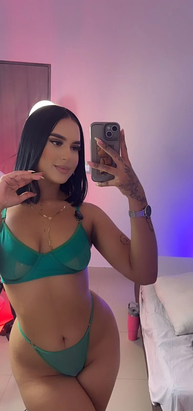 XXX Porn Photo of Nude Emily_luve 9