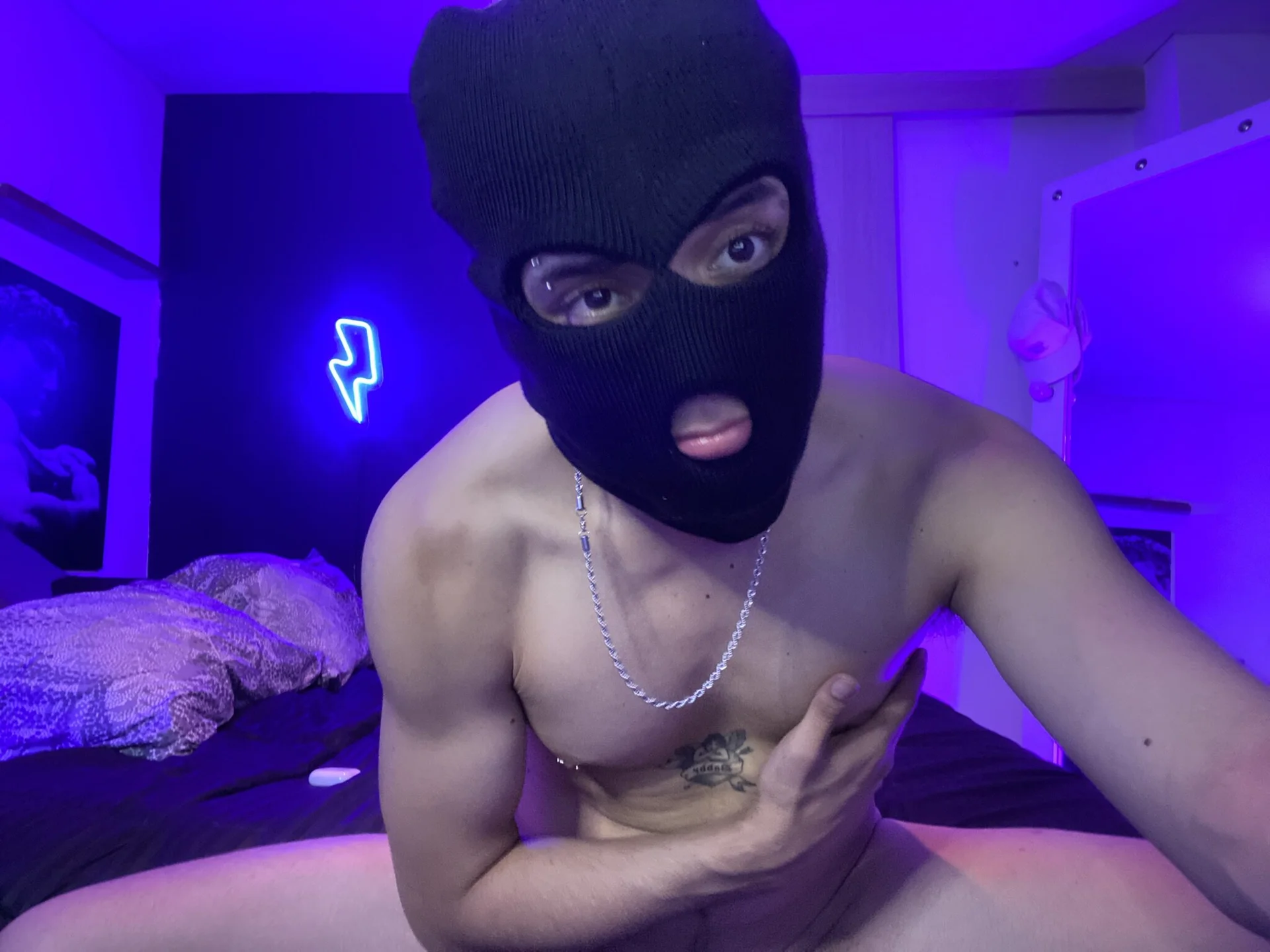 XXX Porn Photo of Nude Ali_cuteboy1 5