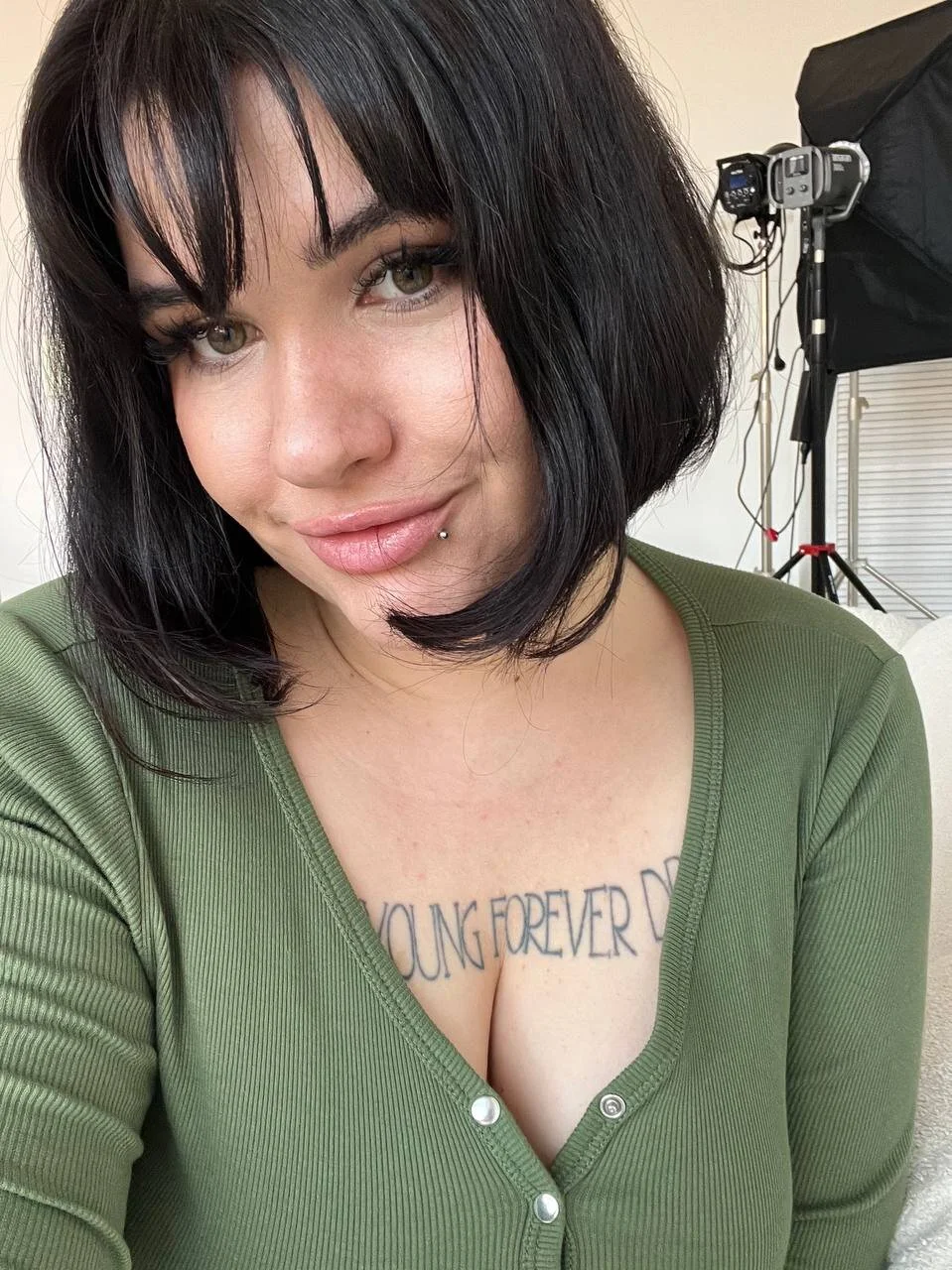 XXX Porn Photo of Nude Aworakam69 9