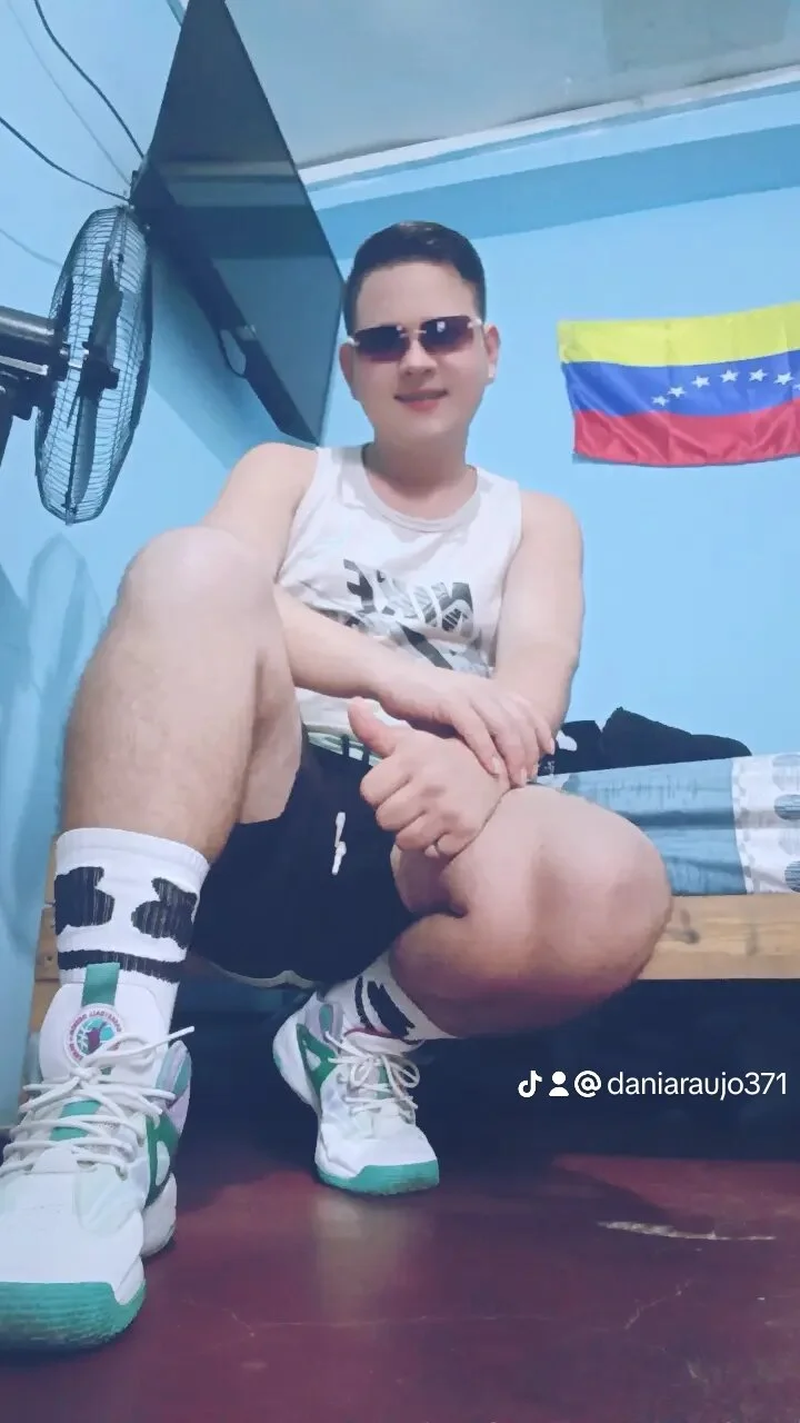 XXX Porn Photo of Nude ProfiledSnorting 3