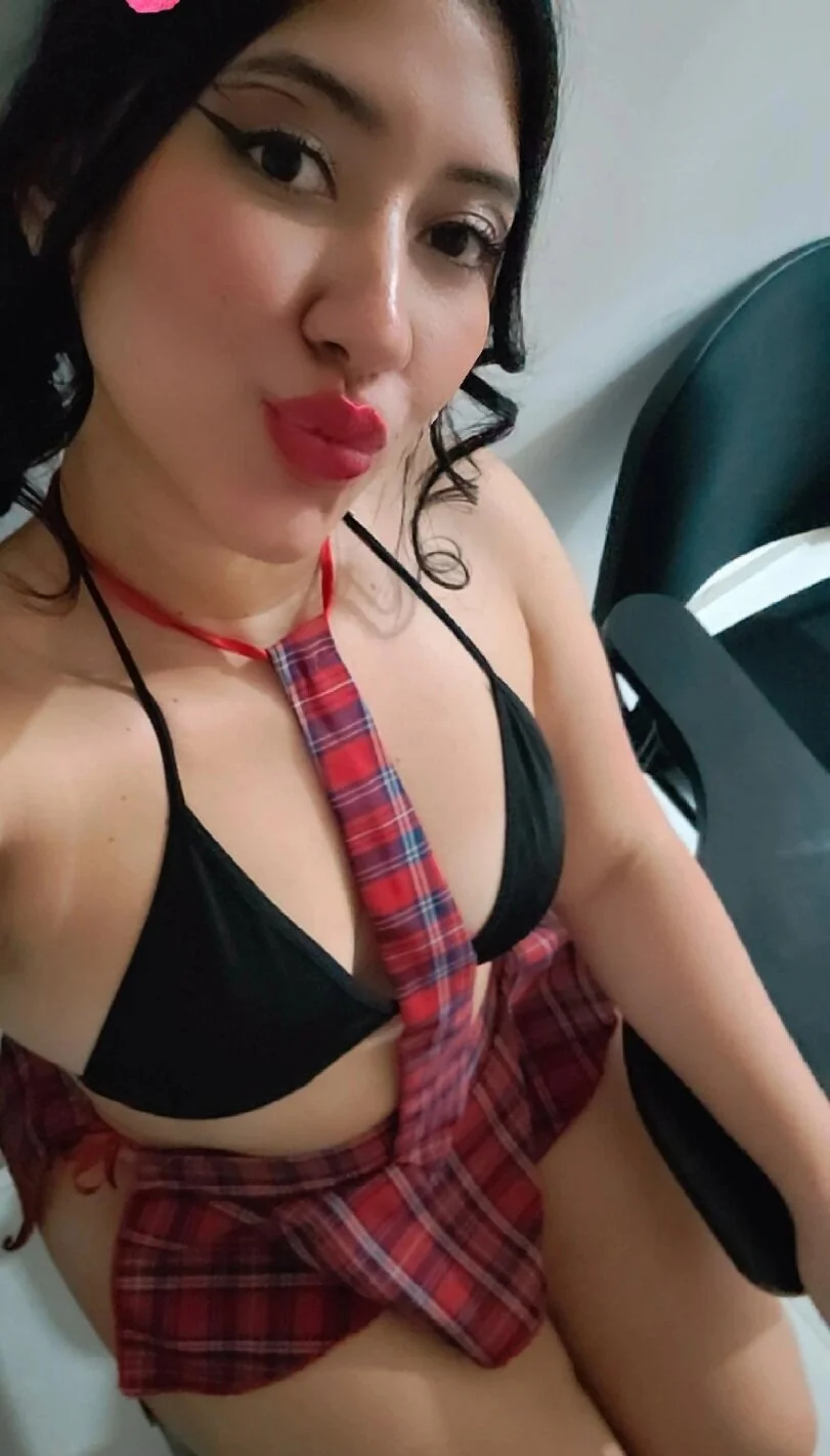 XXX Porn Photo of Nude LuciaTomson 24