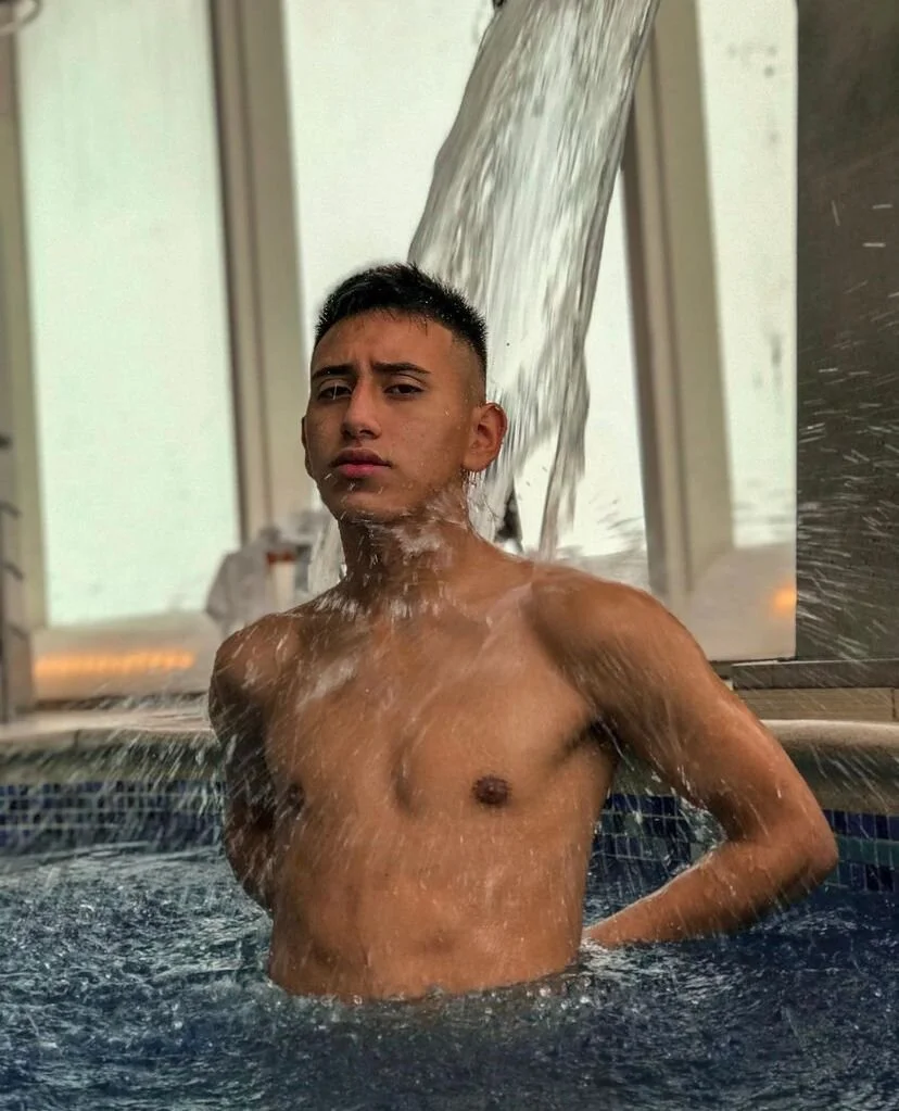 XXX Porn Photo of Nude adrik_cano__ 7
