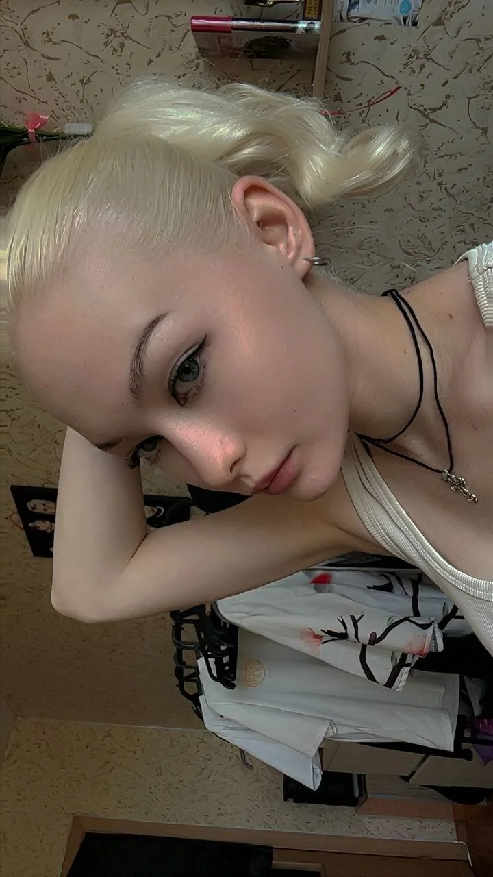 XXX Porn Photo of Nude OliviaVale 3