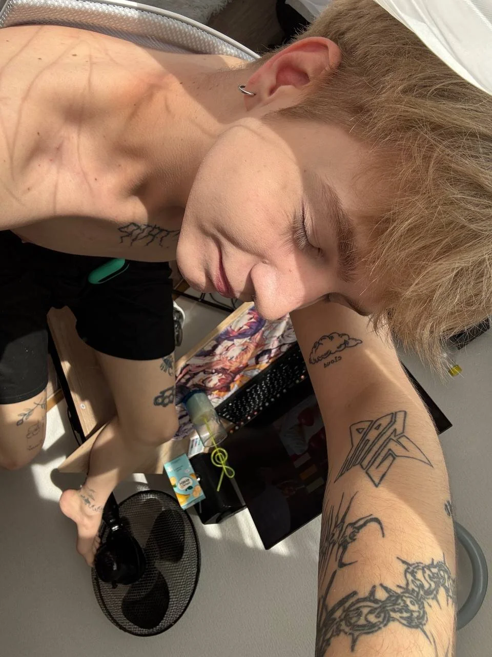 XXX Porn Photo of Nude olivertasty 12