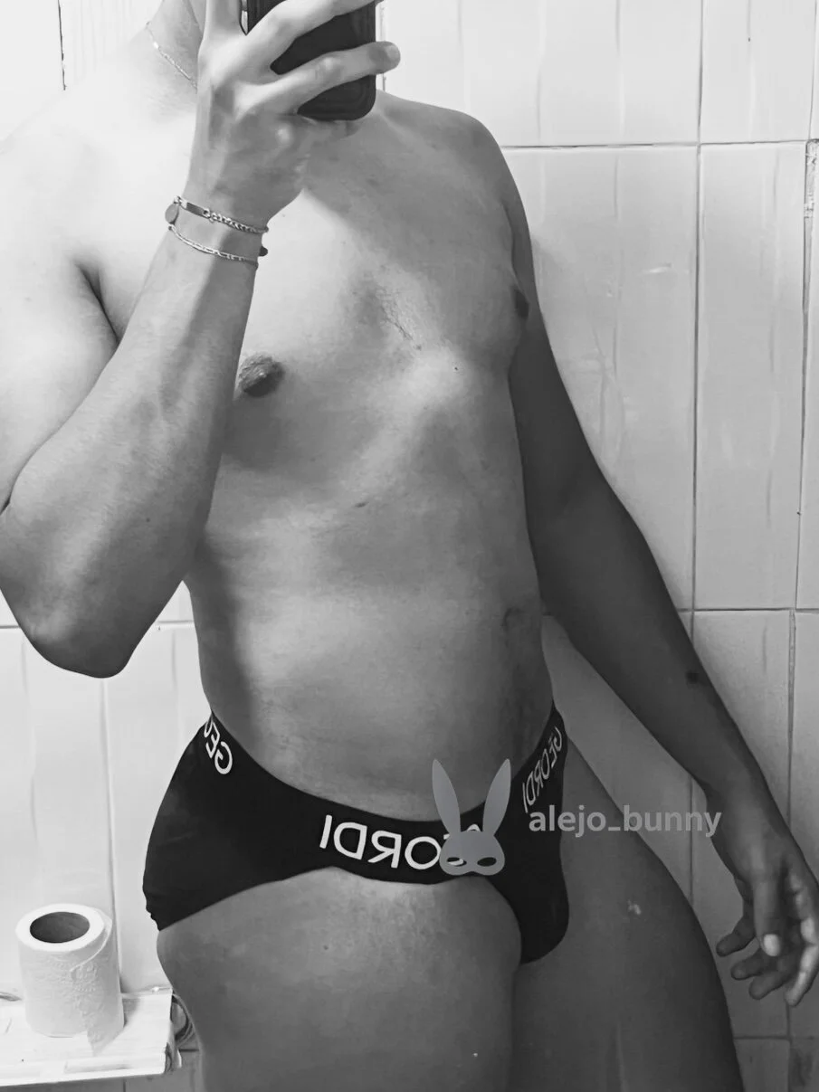 XXX Porn Photo of Nude alejo_bunny 5