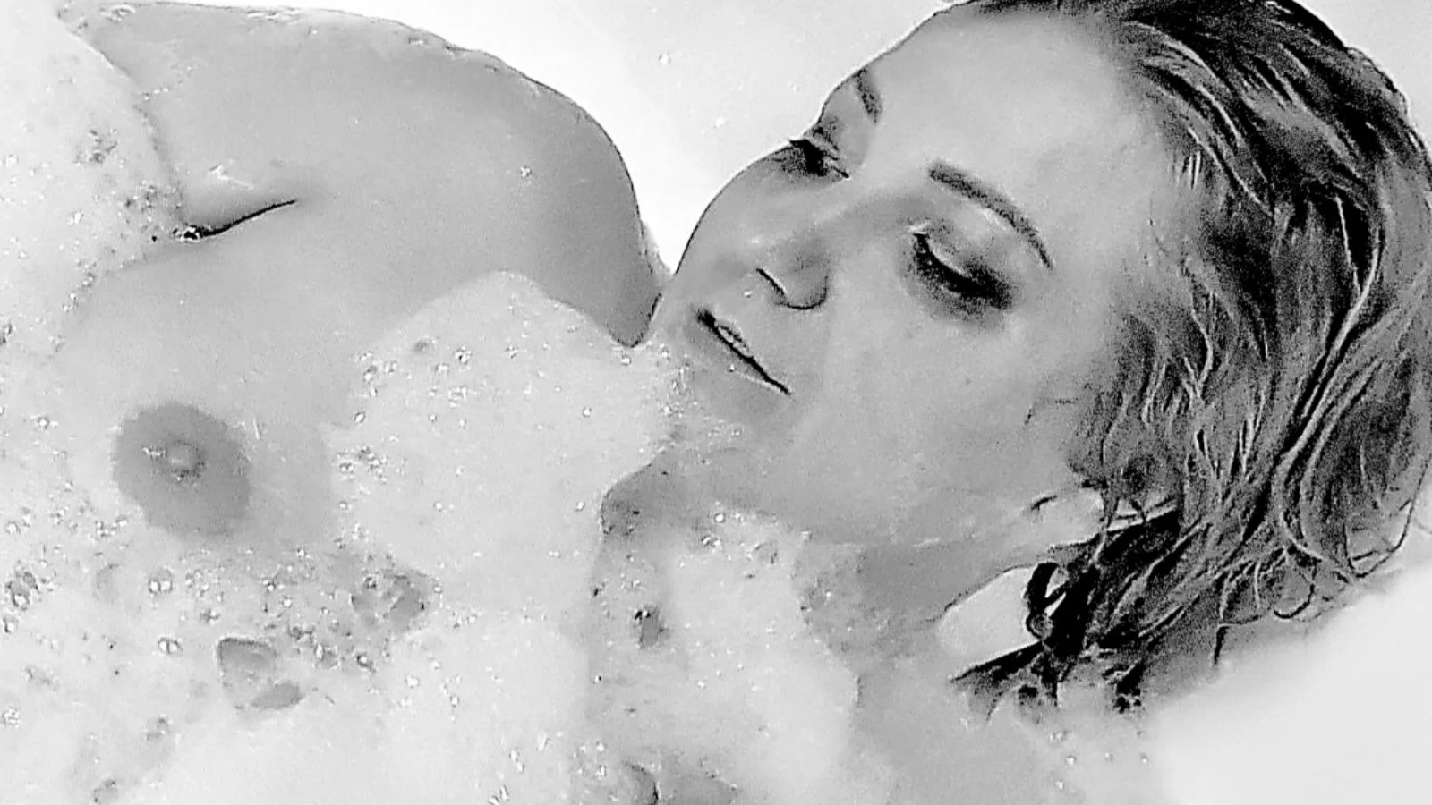 XXX Porn Photo of Nude EmmaQueen4 30