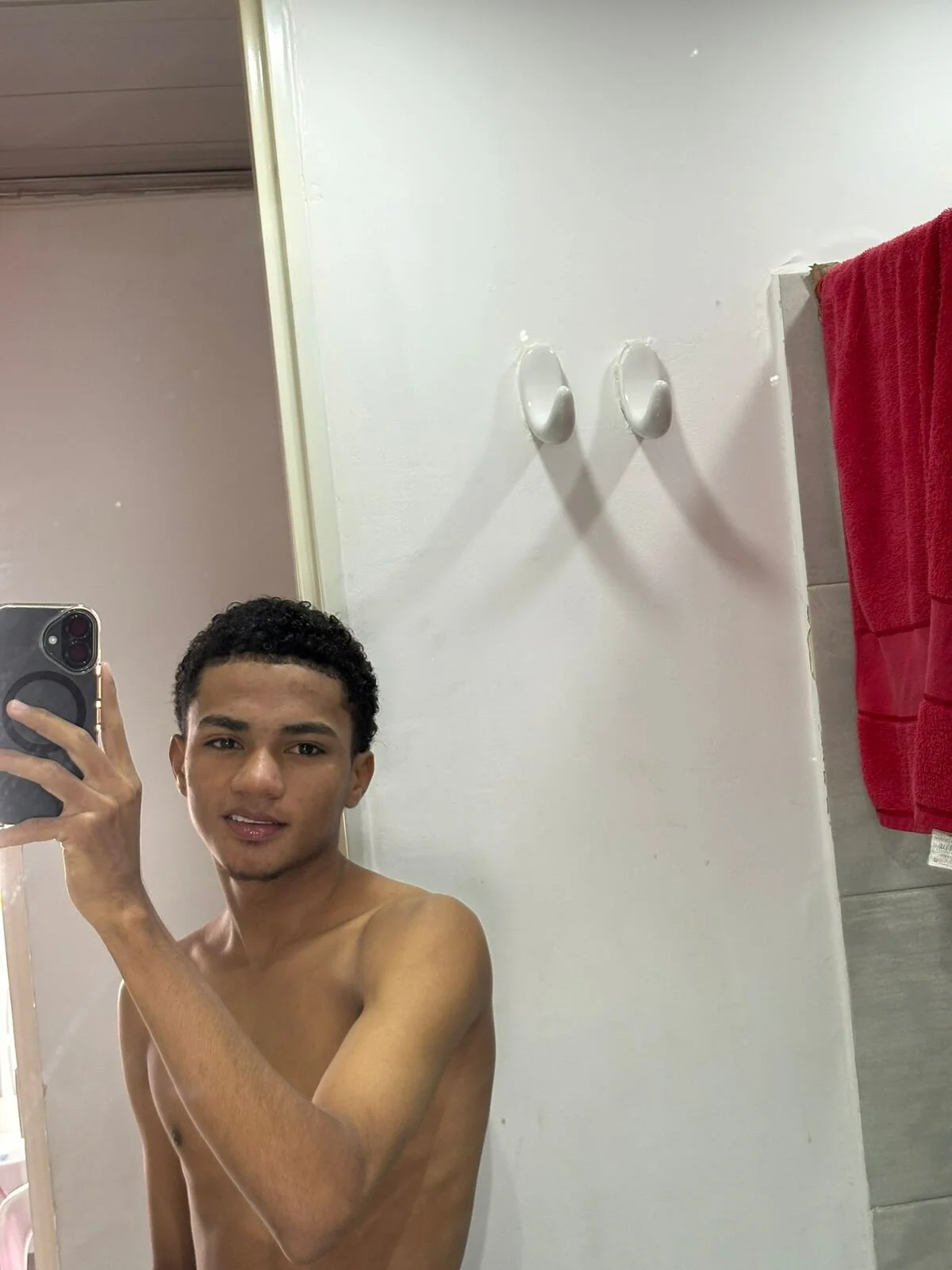 XXX Porn Photo of Nude Andres_HoT_11 4