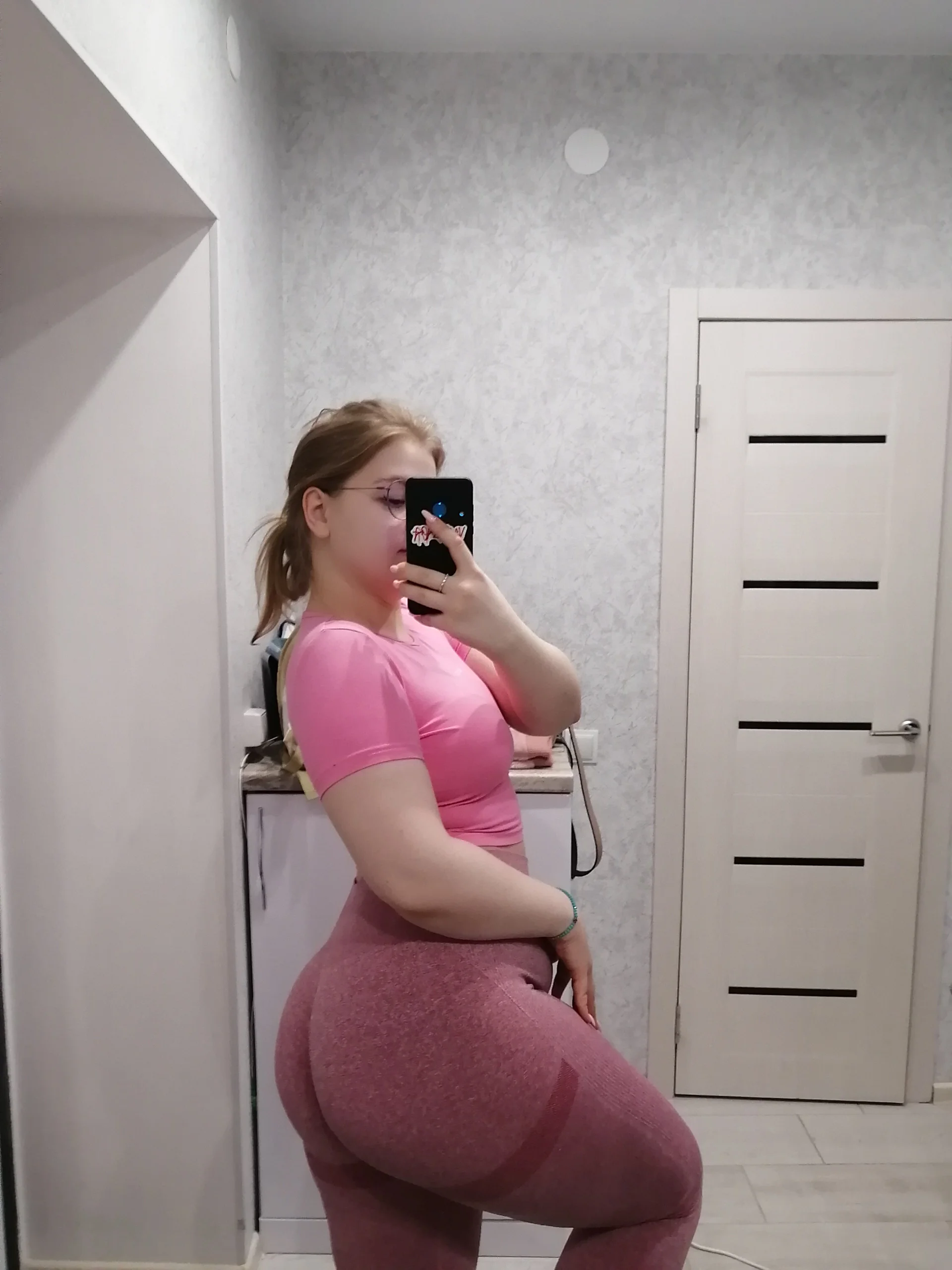 XXX Porn Photo of Nude LynBardon 2