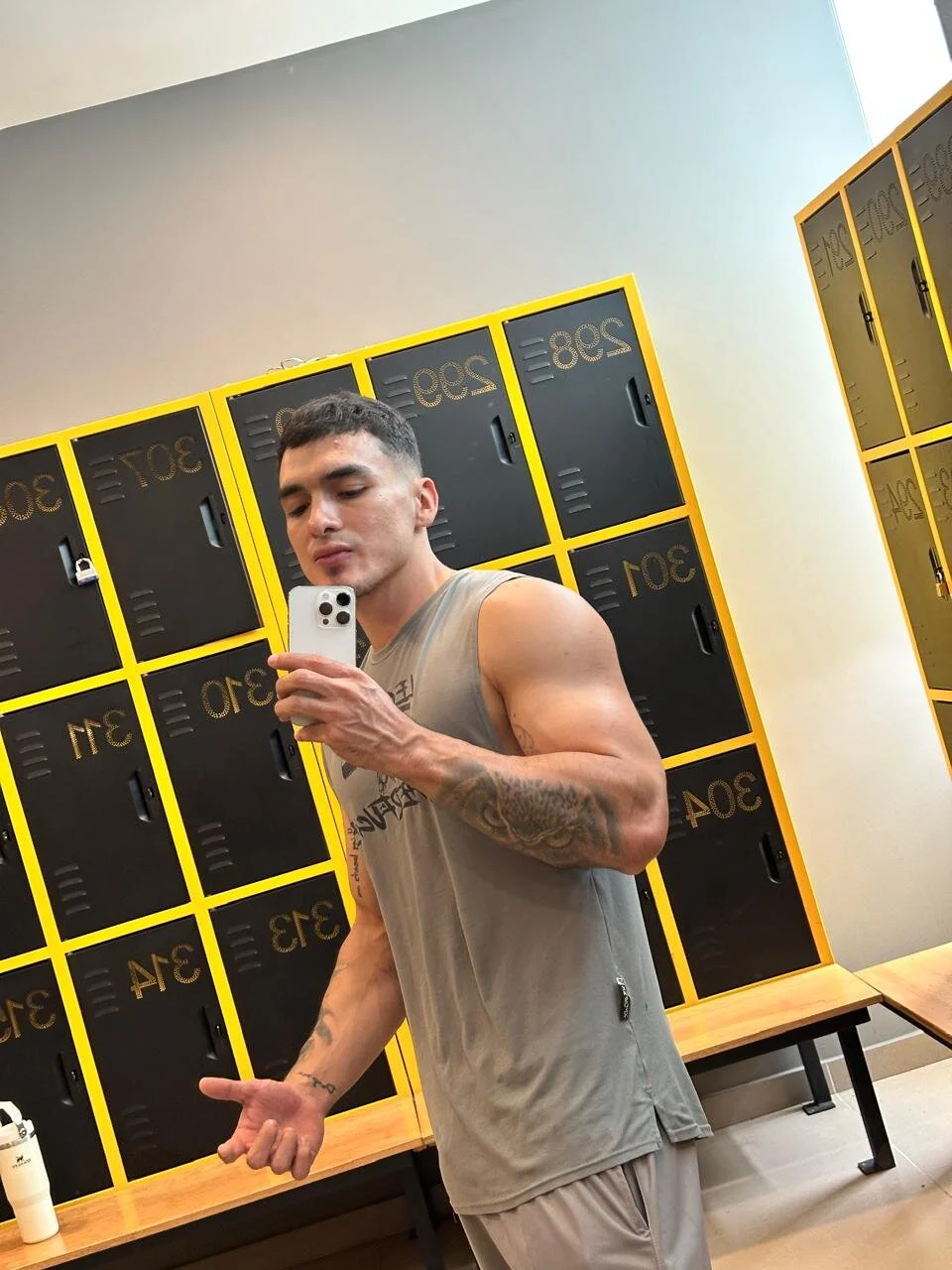 XXX Porn Photo of Nude Big_valentinhunk7 3
