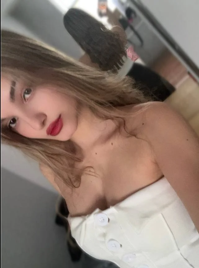 XXX Porn Photo of Nude EmllyLighty 12