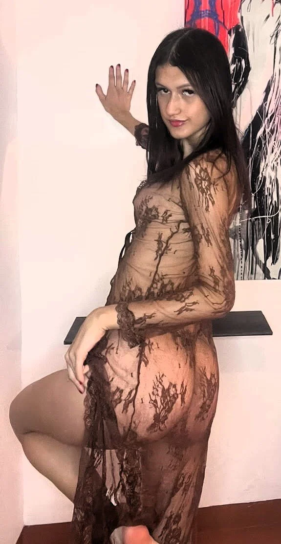 XXX Porn Photo of Nude Caroline_daring 100