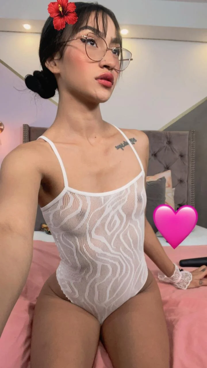 XXX Porn Photo of Nude emily_daarell 9