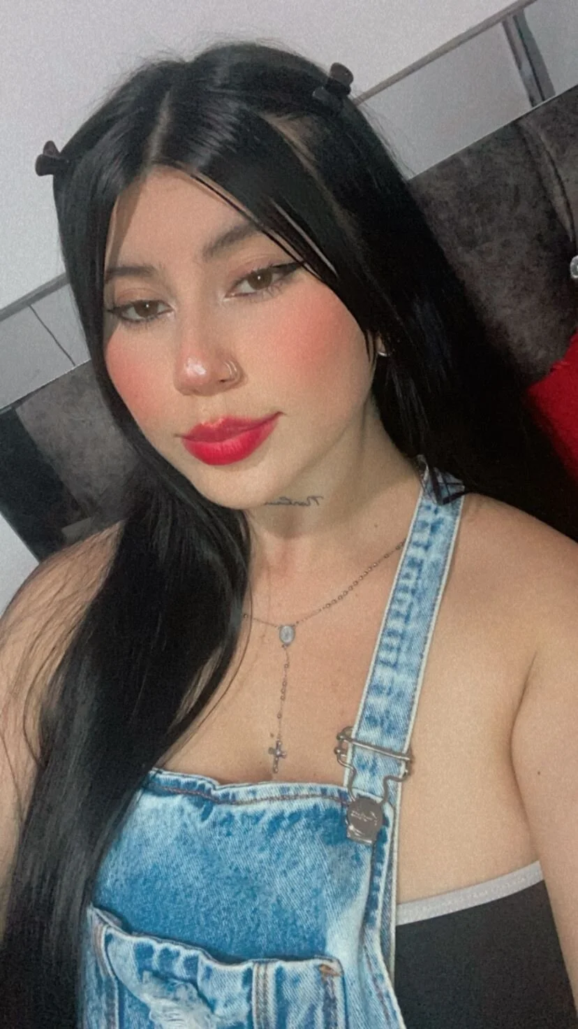 XXX Porn Photo of Nude Isabellbigtits20 3