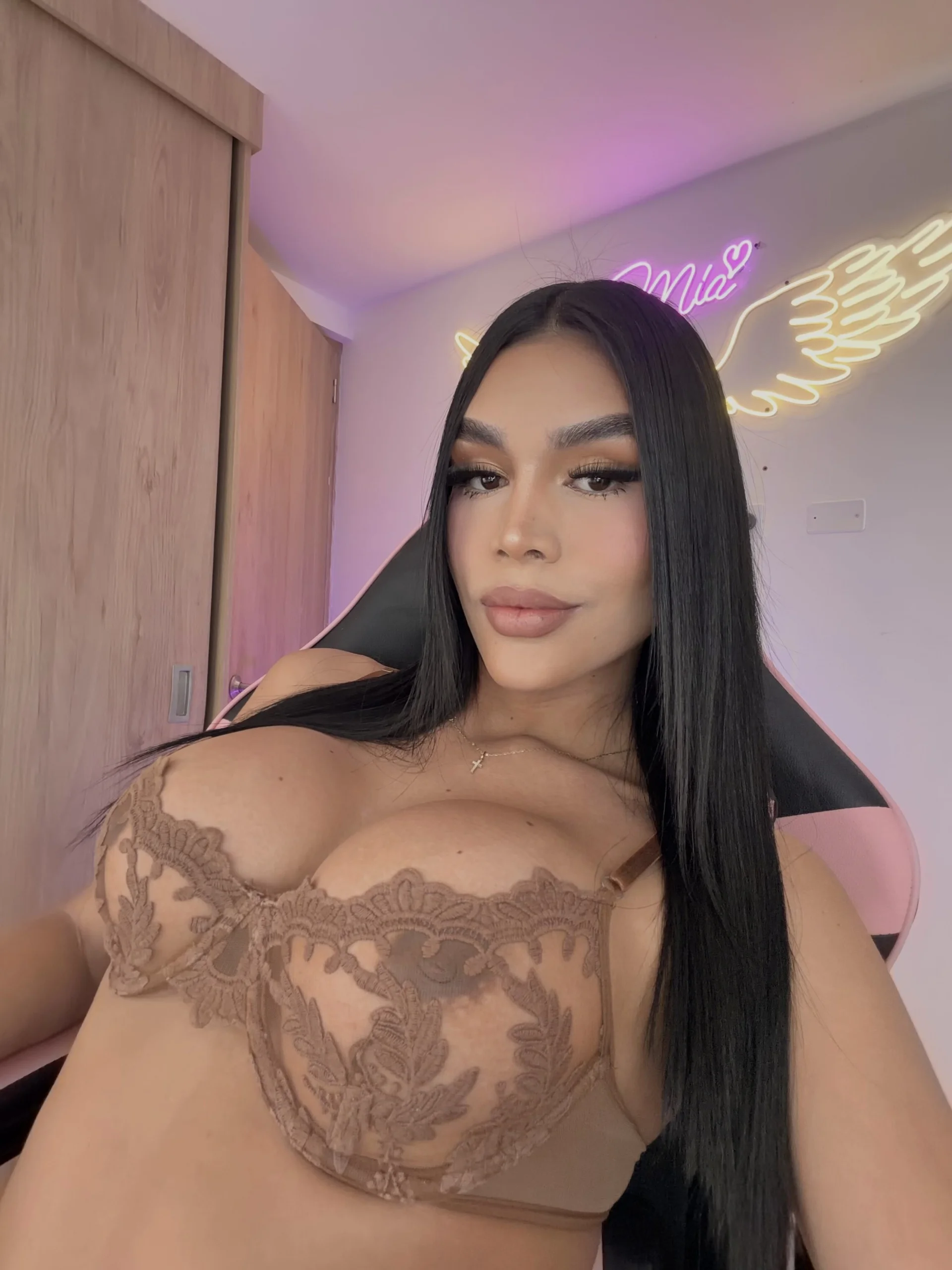 XXX Porn Photo of Nude mia_yourmommy 10
