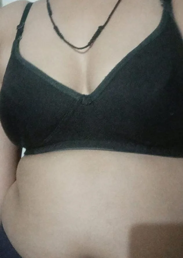 XXX Porn Photo of Nude Mahira_Kapoor 1
