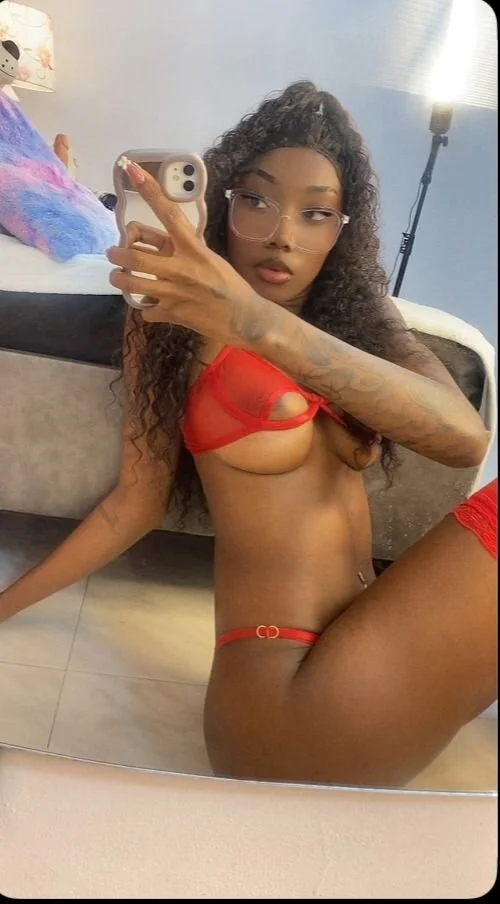 XXX Porn Photo of Nude MilanJackson 36