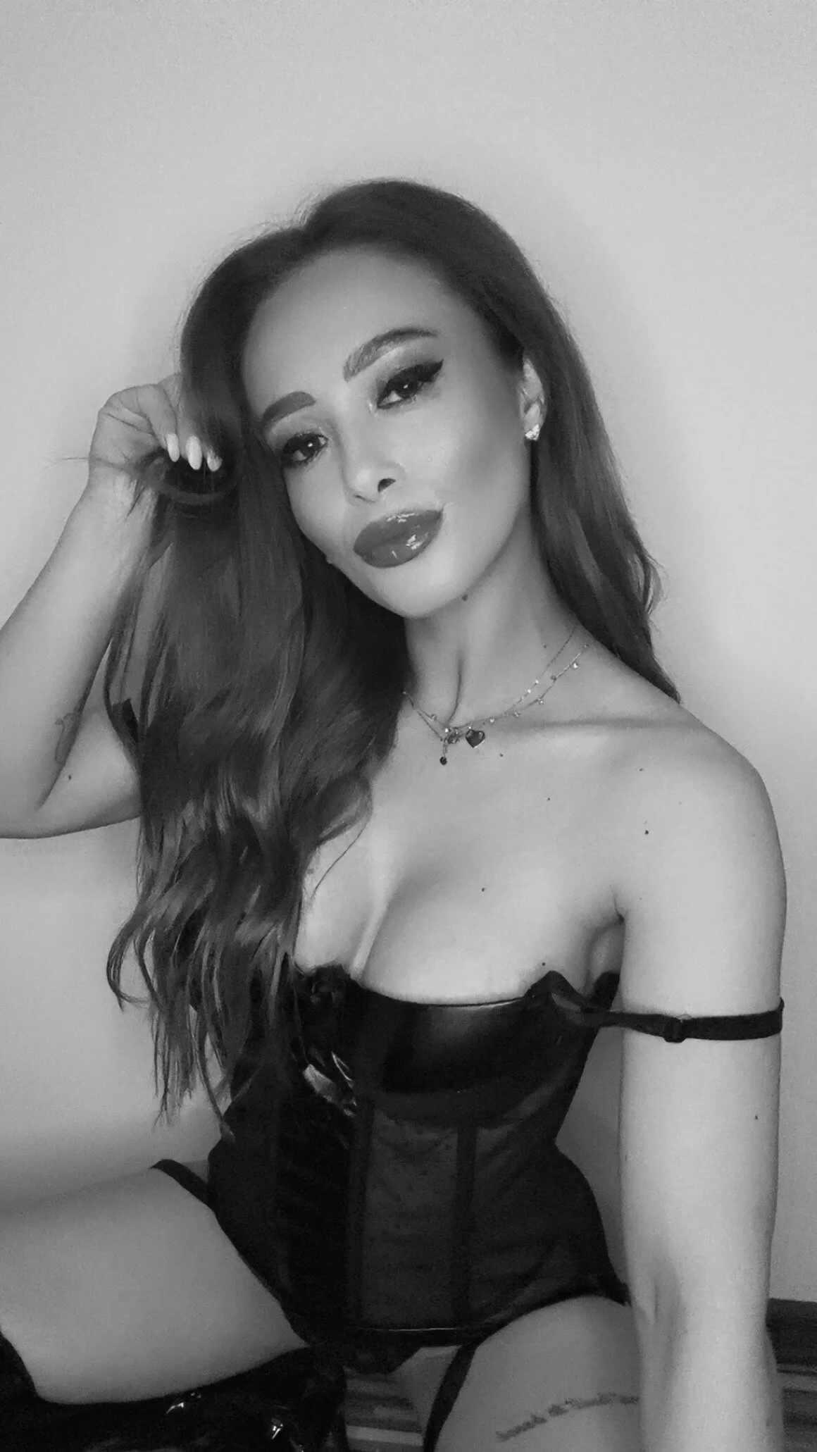 XXX Porn Photo of Nude AlleRose 13