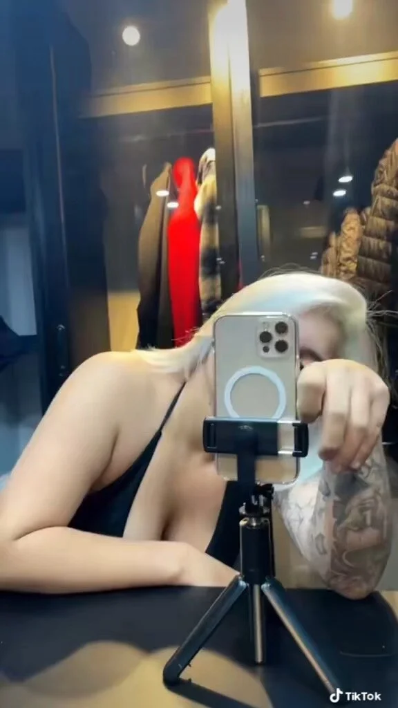 XXX Porn Photo of Nude pinkishLiss 5