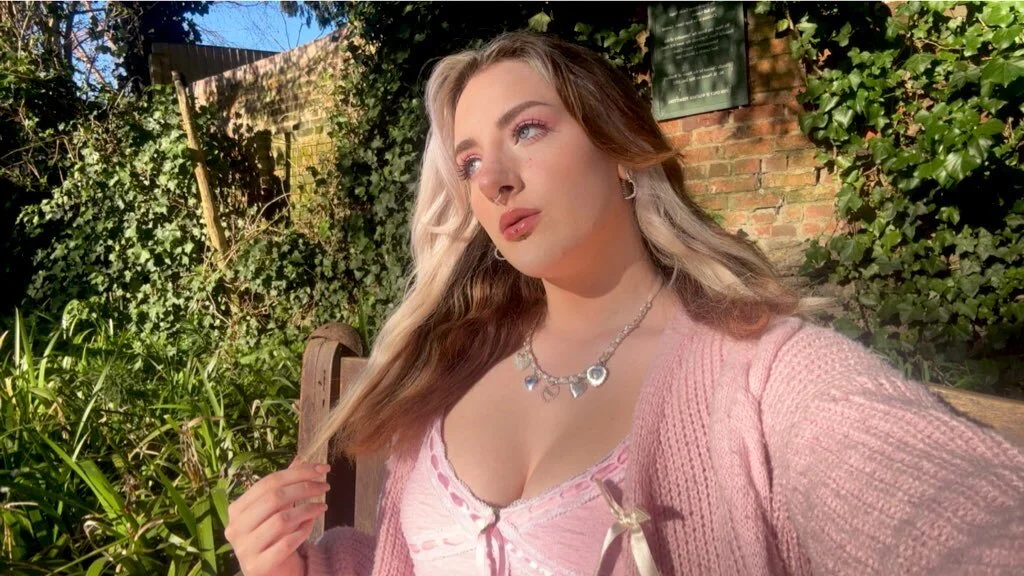 XXX Porn Photo of Nude SunflowerDoll 24