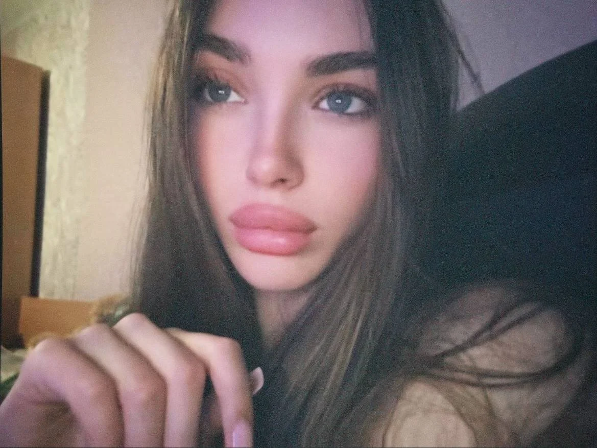 XXX Porn Photo of Nude Veluxe 22