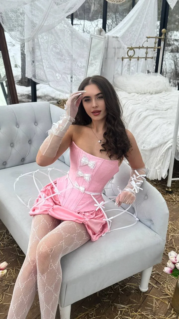 XXX Porn Photo of Nude BlerLessly 28
