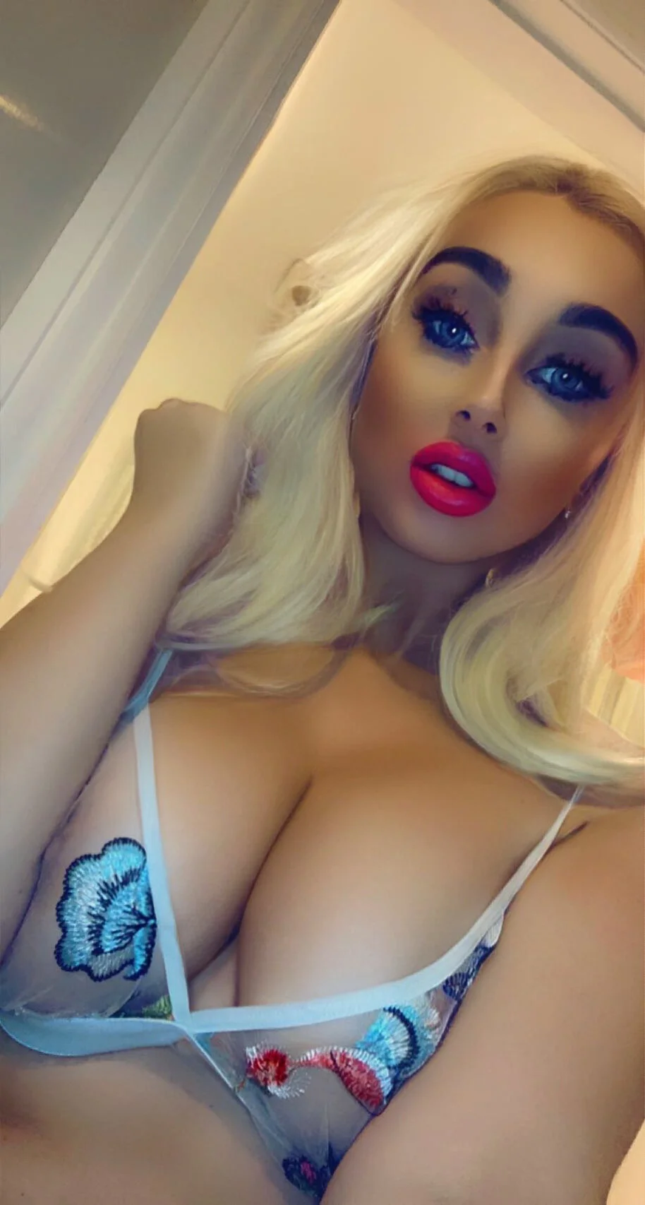 XXX Porn Photo of Nude BlondieBarbieBabe 16