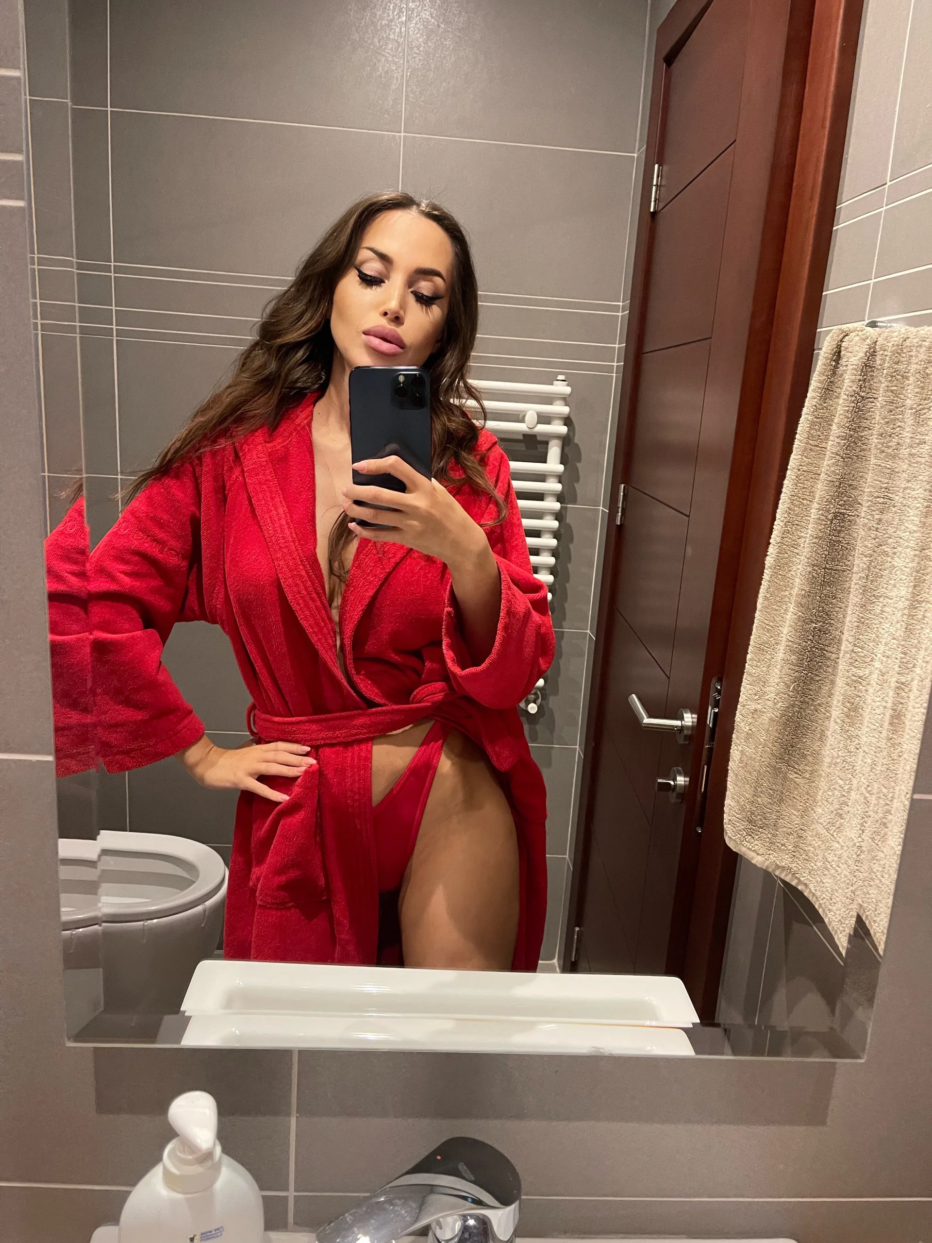 XXX Porn Photo of Nude FameAndFlavour 4