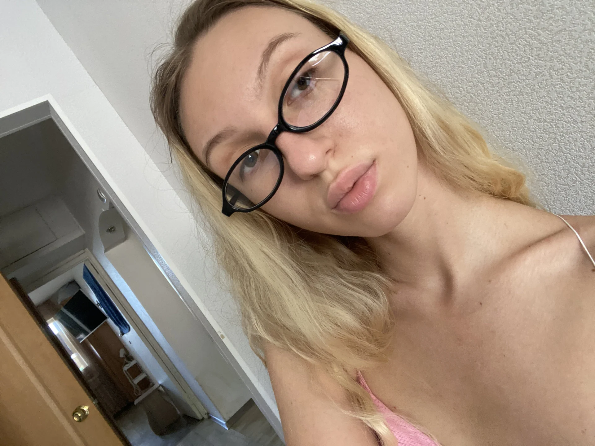 XXX Porn Photo of Nude BabeBite 3