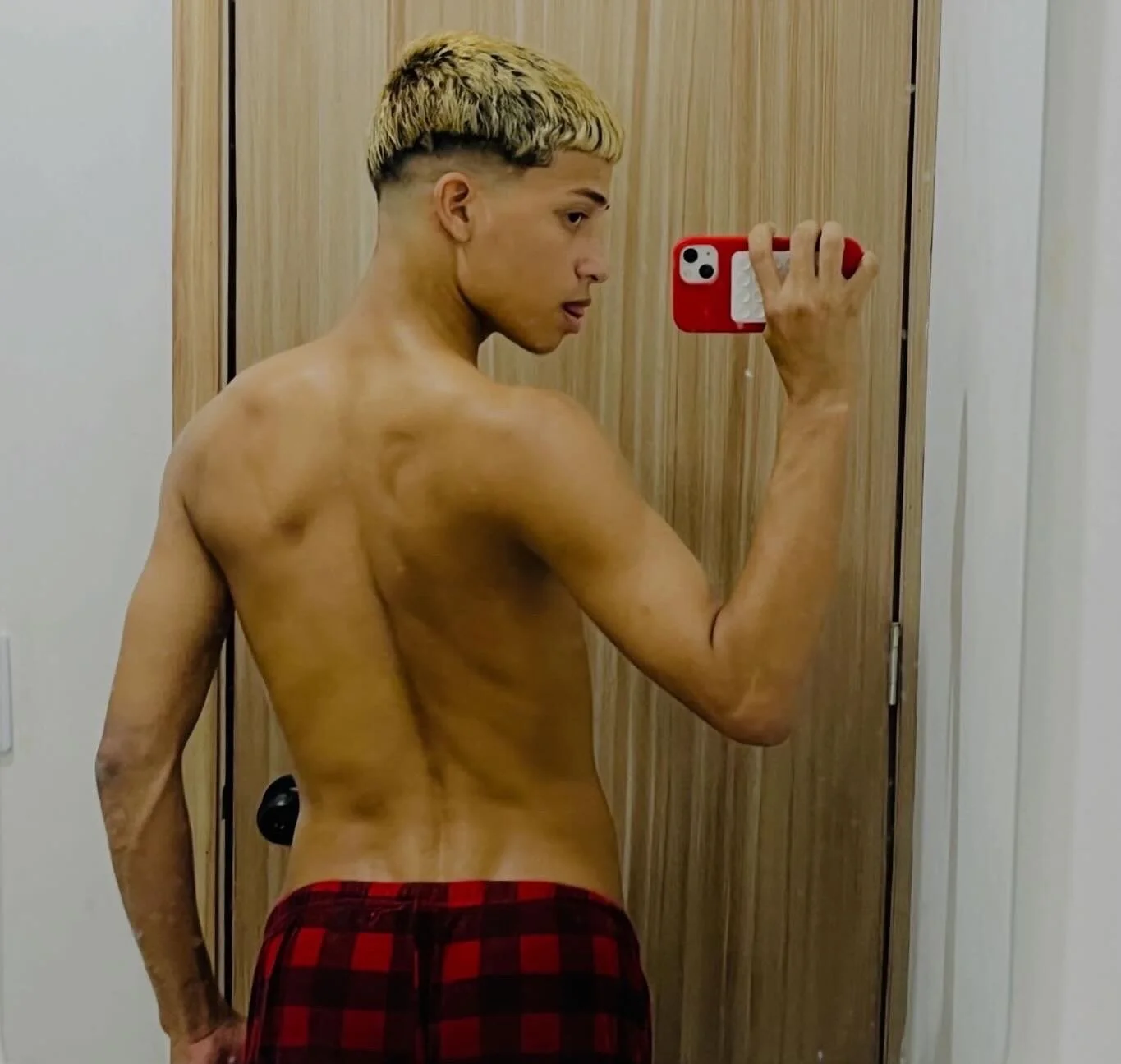 XXX Porn Photo of Nude GOLD_BOYS 12