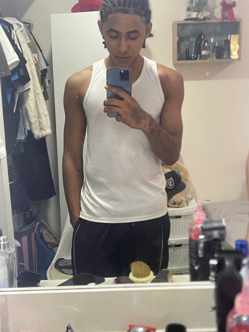 XXX Porn Photo of Nude taylor_bigdick18 4