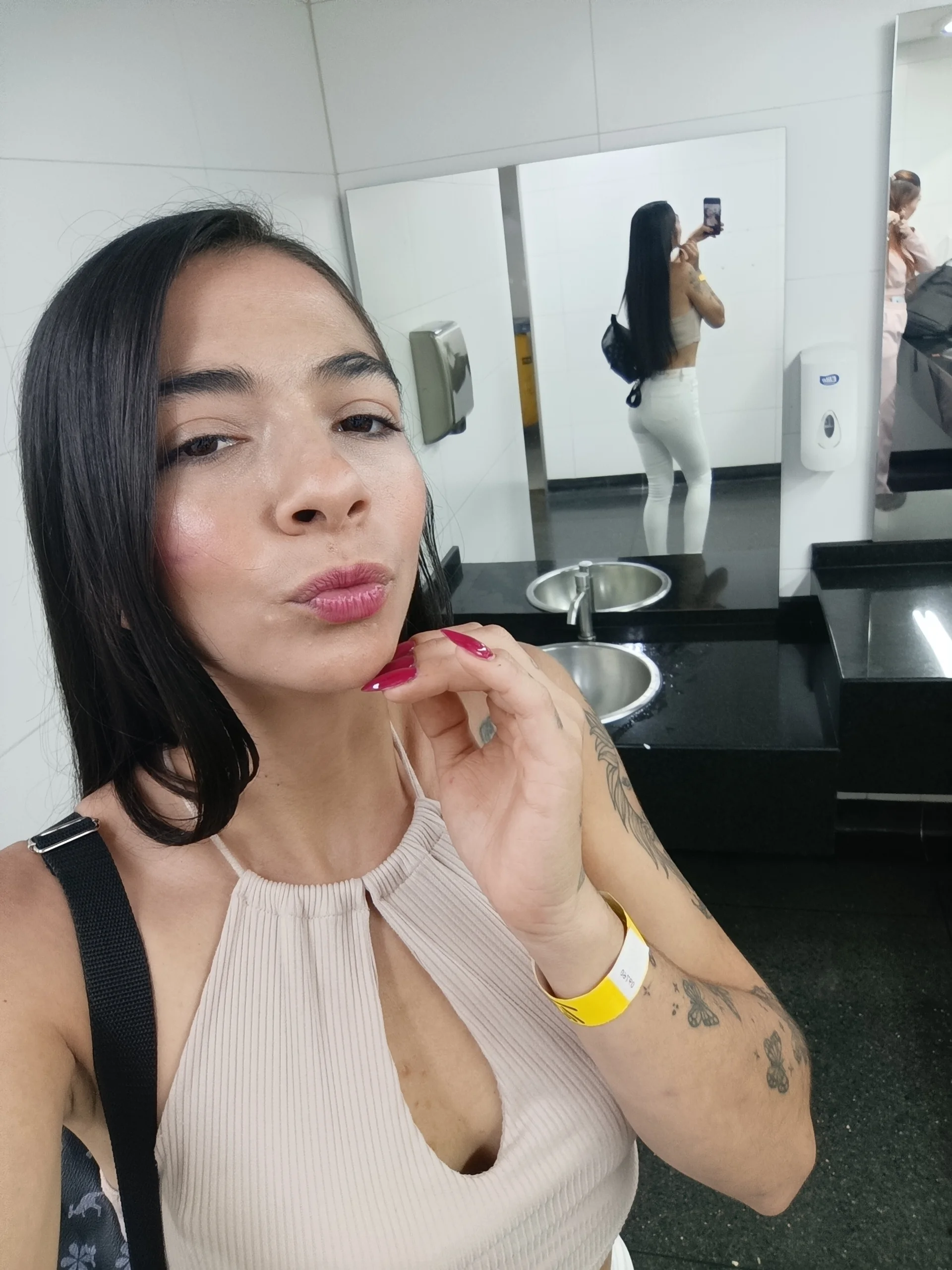 XXX Porn Photo of Nude valenpaisita2123 28