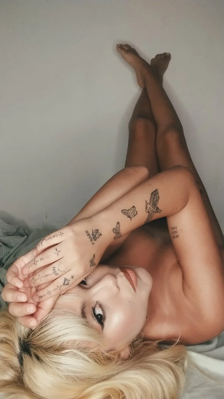 XXX Porn Photo of Nude RominaaReyes 22