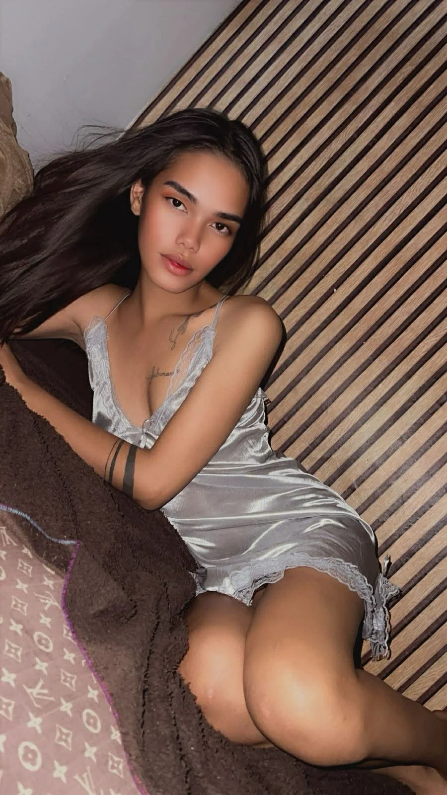 XXX Porn Photo of Nude PetiteHugecockTs 6