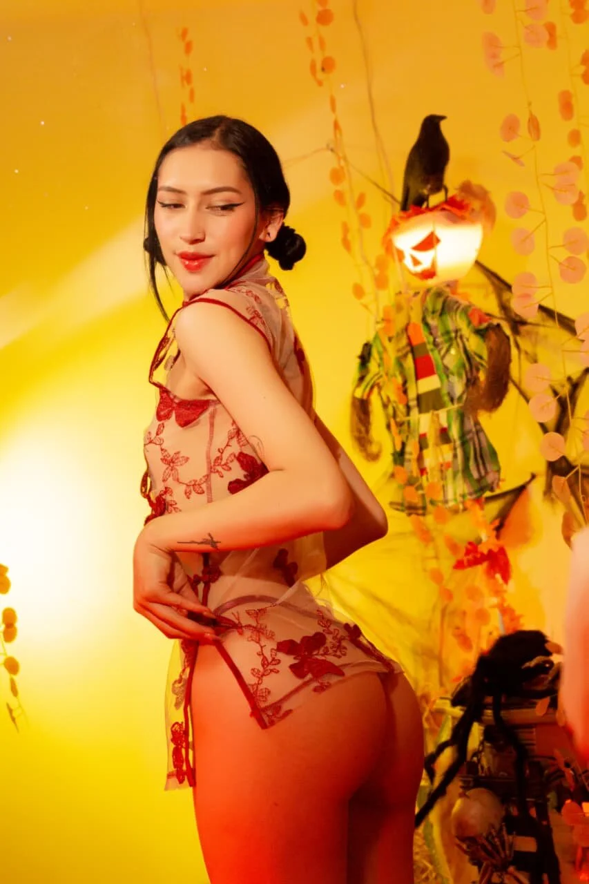 XXX Porn Photo of Nude Sara_____ 2
