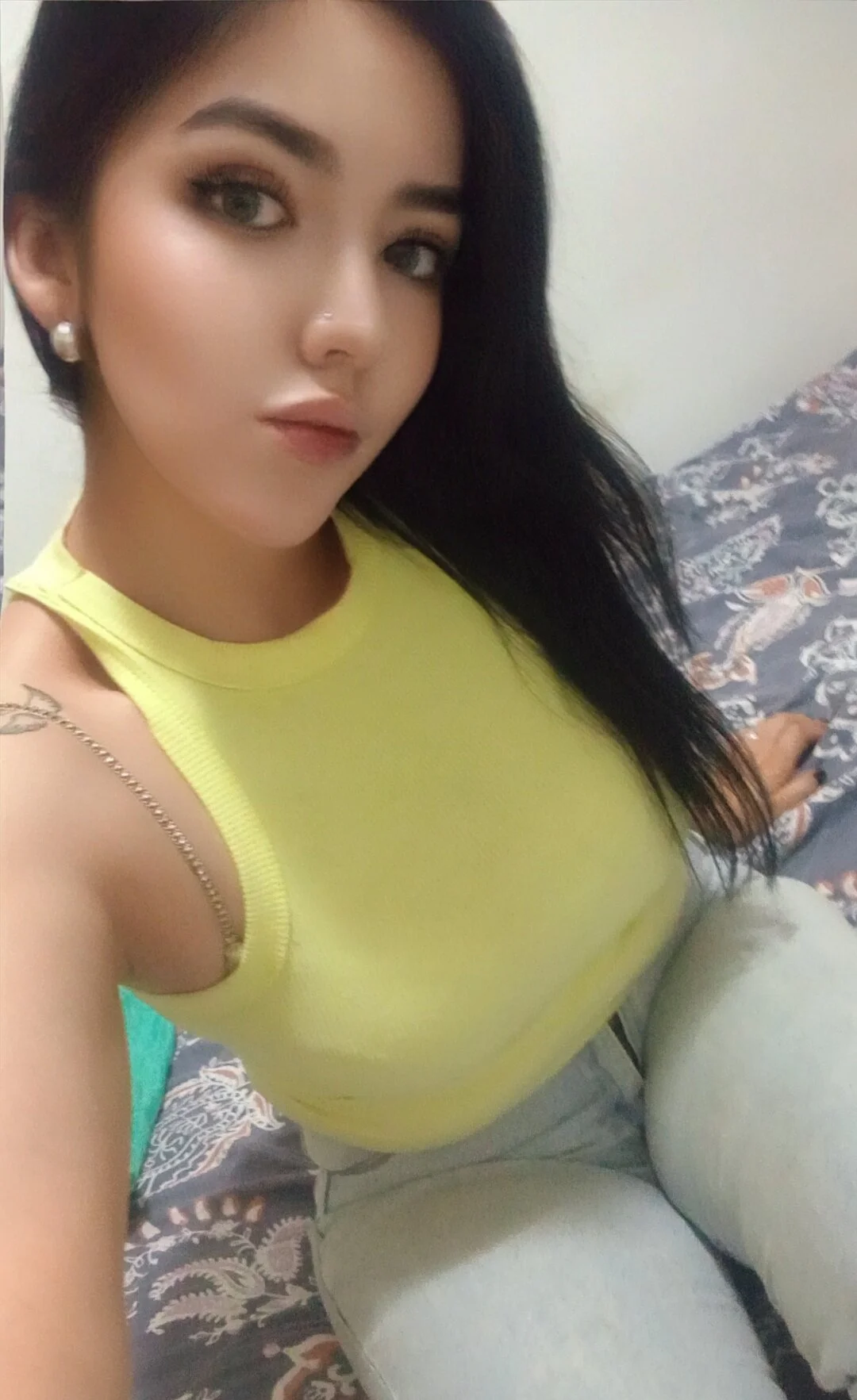 XXX Porn Photo of Nude Abe_Phone 2