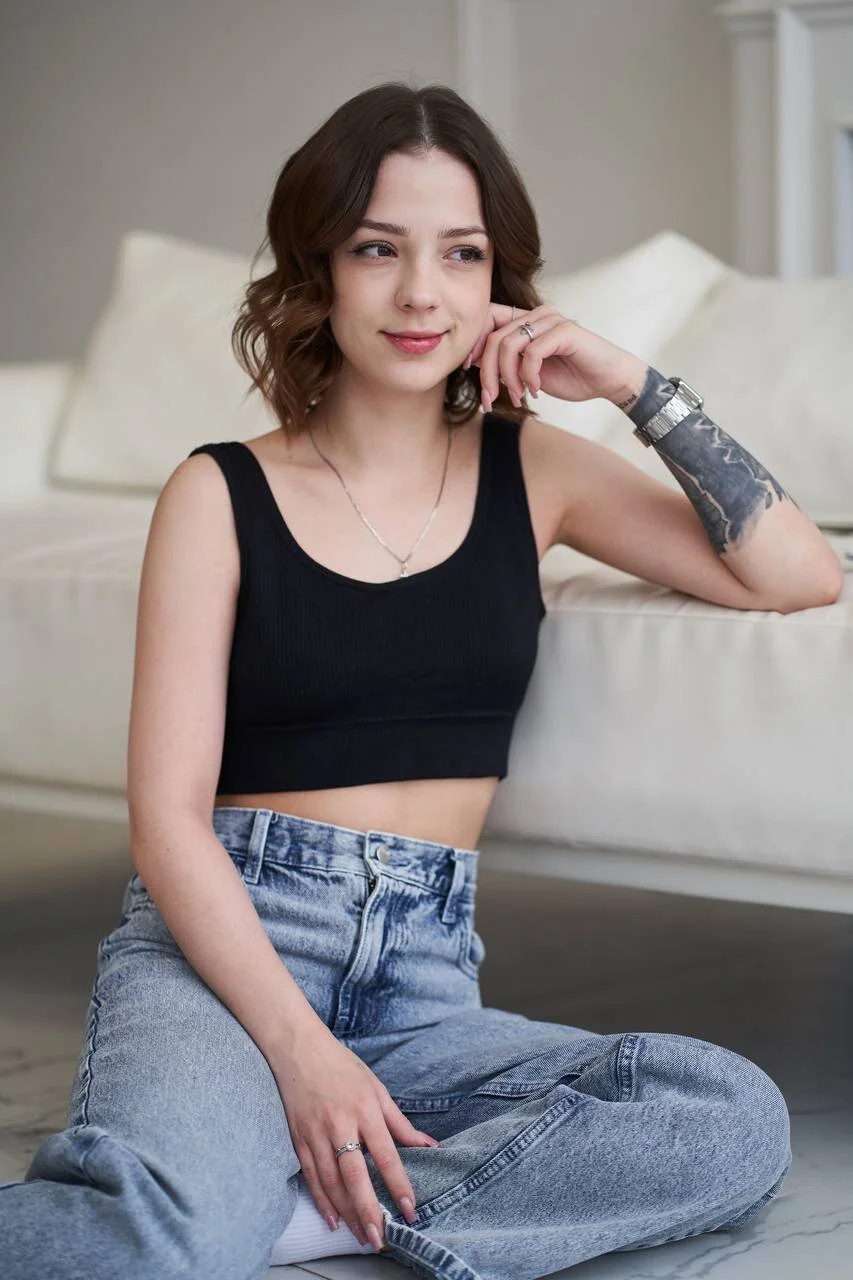 XXX Porn Photo of Nude PamBeesly 9