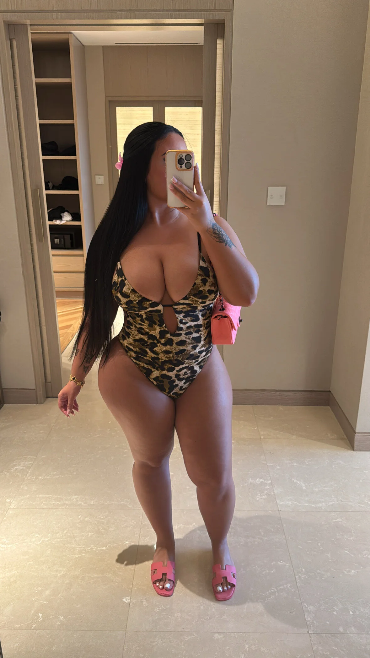 XXX Porn Photo of Nude BritishJuicyAva 27