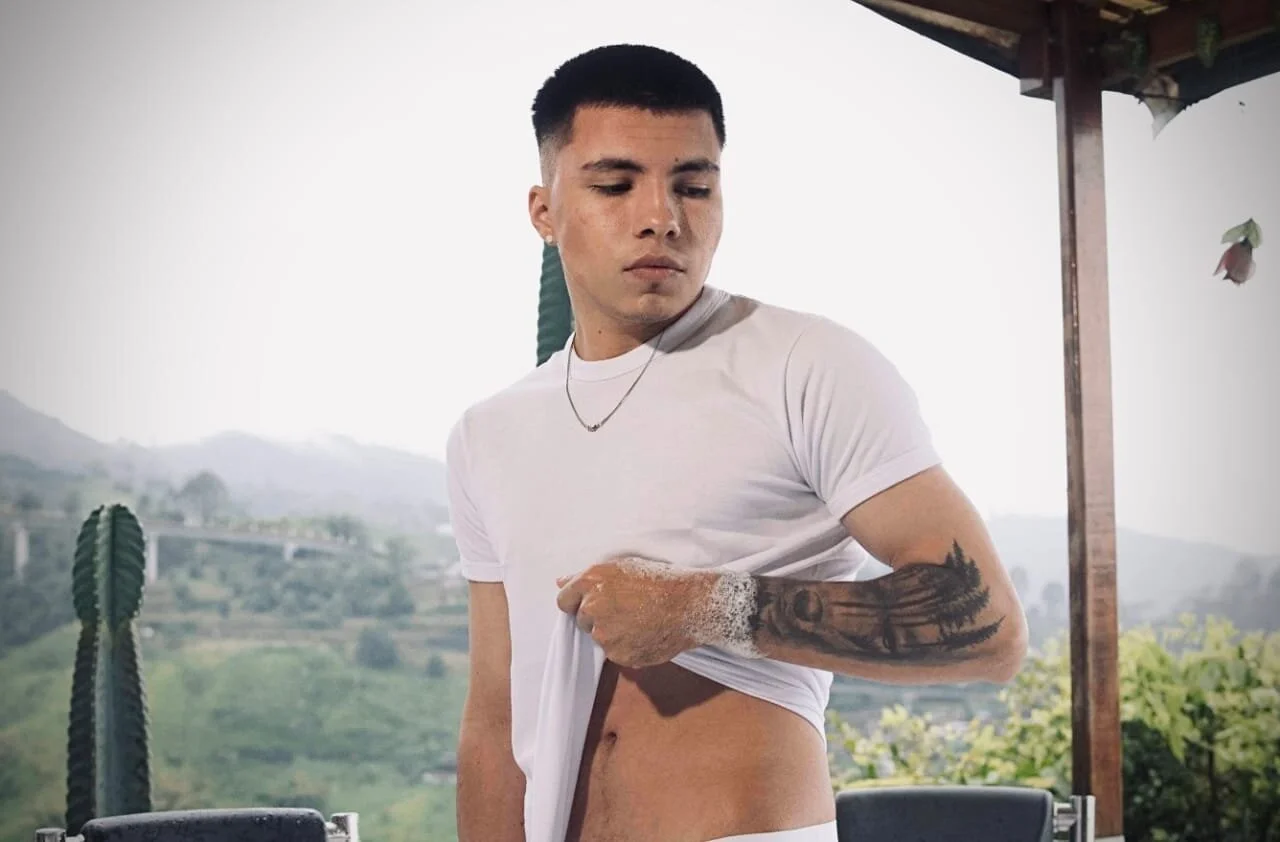 XXX Porn Photo of Nude LoganGreys 5