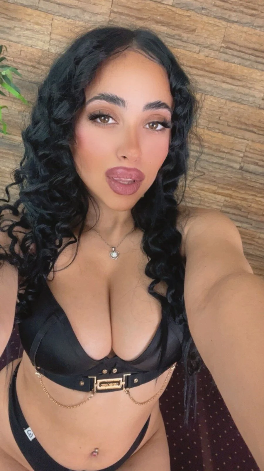 XXX Porn Photo of Nude Cupcake_Izzy 2