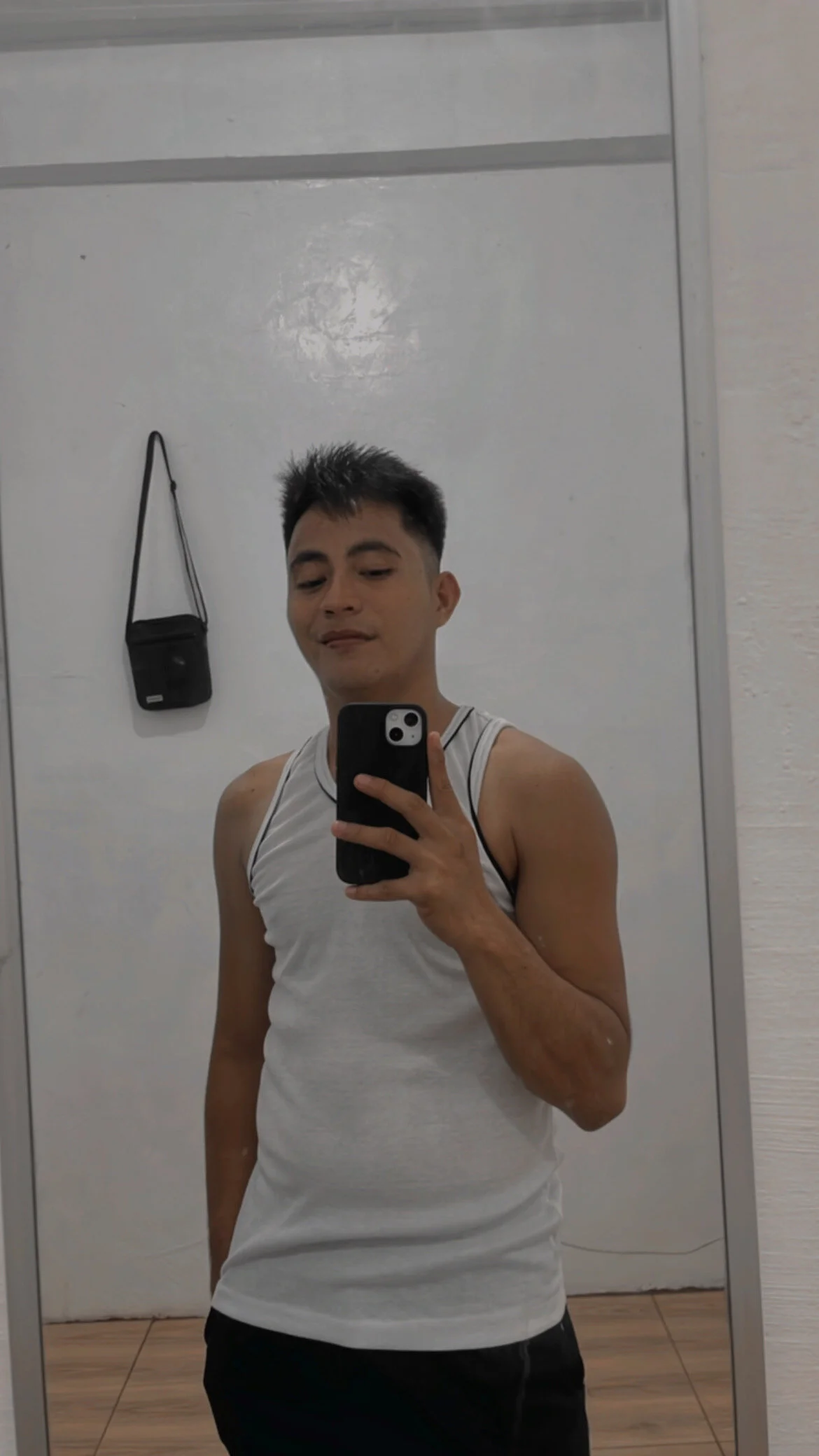 XXX Porn Photo of Nude Lloyd_wintours 2