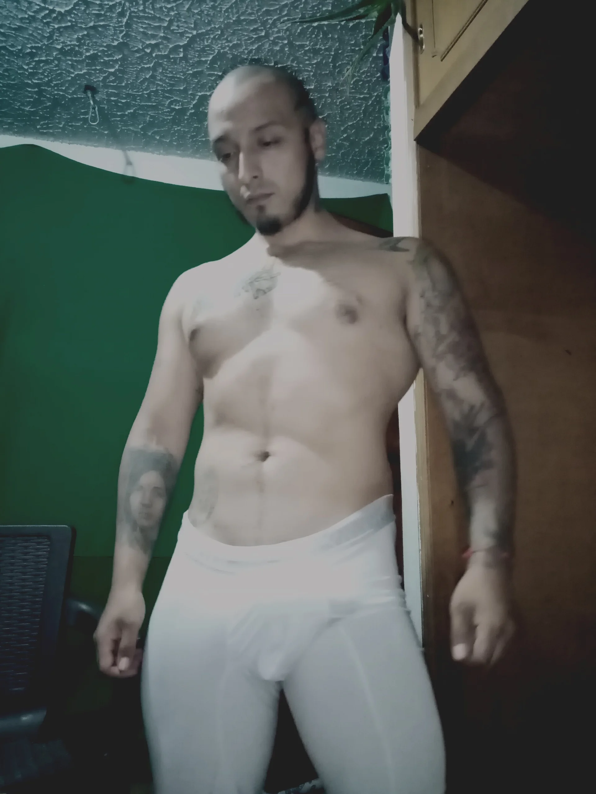 XXX Porn Photo of Nude KenllyH 33