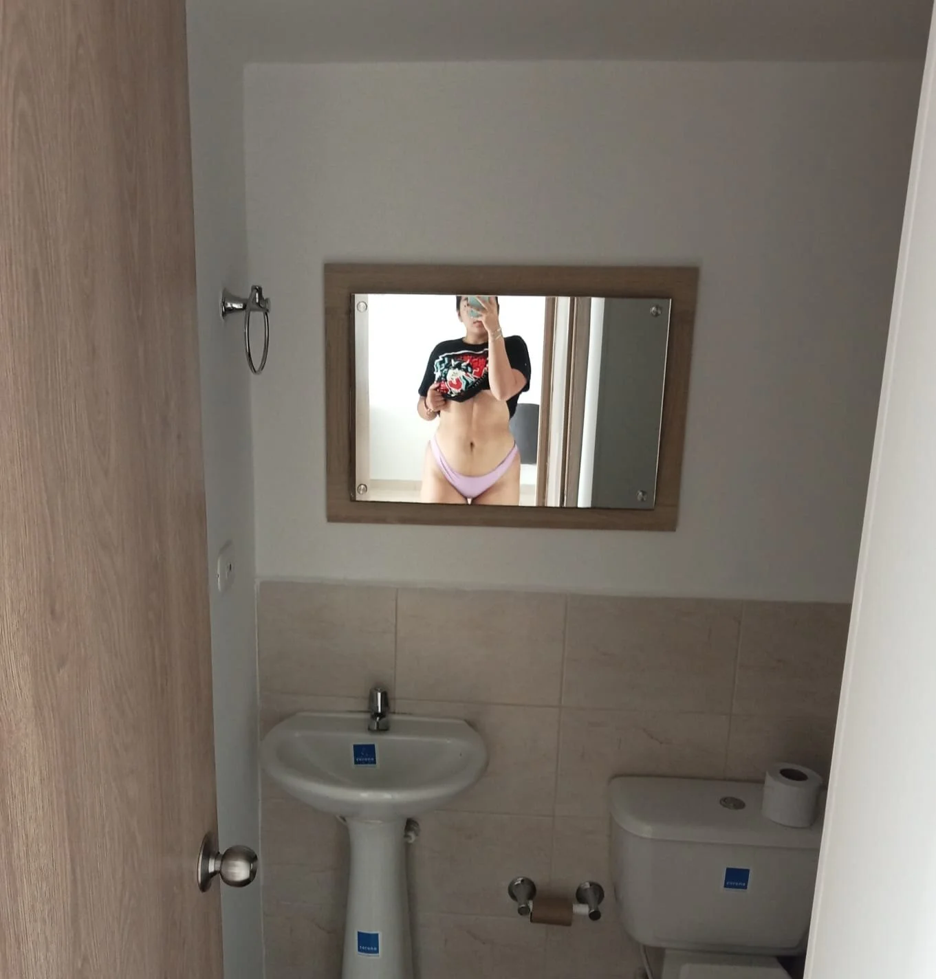 XXX Porn Photo of Nude honey_DP 3
